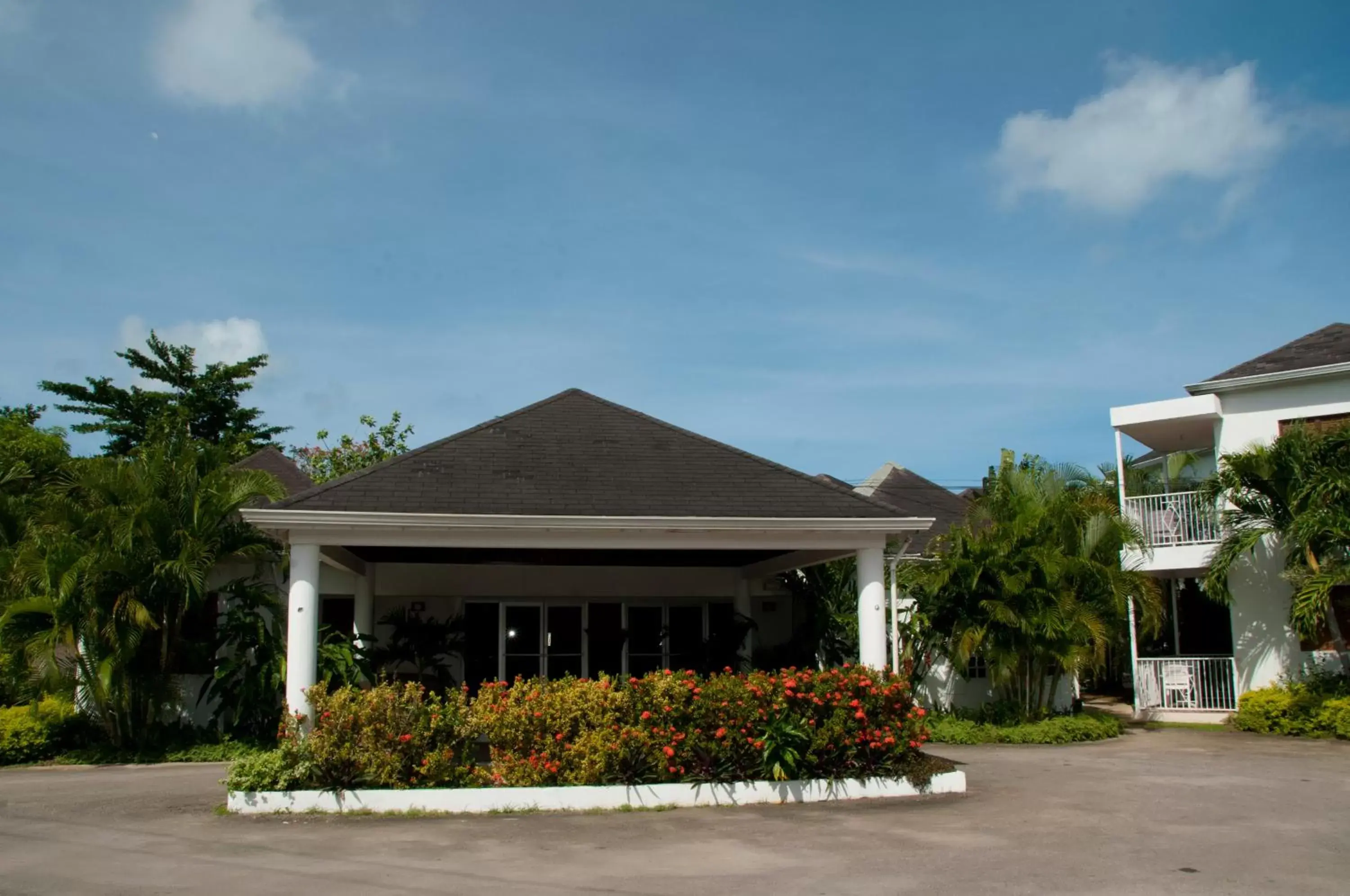 Facade/entrance, Property Building in Negril Palms