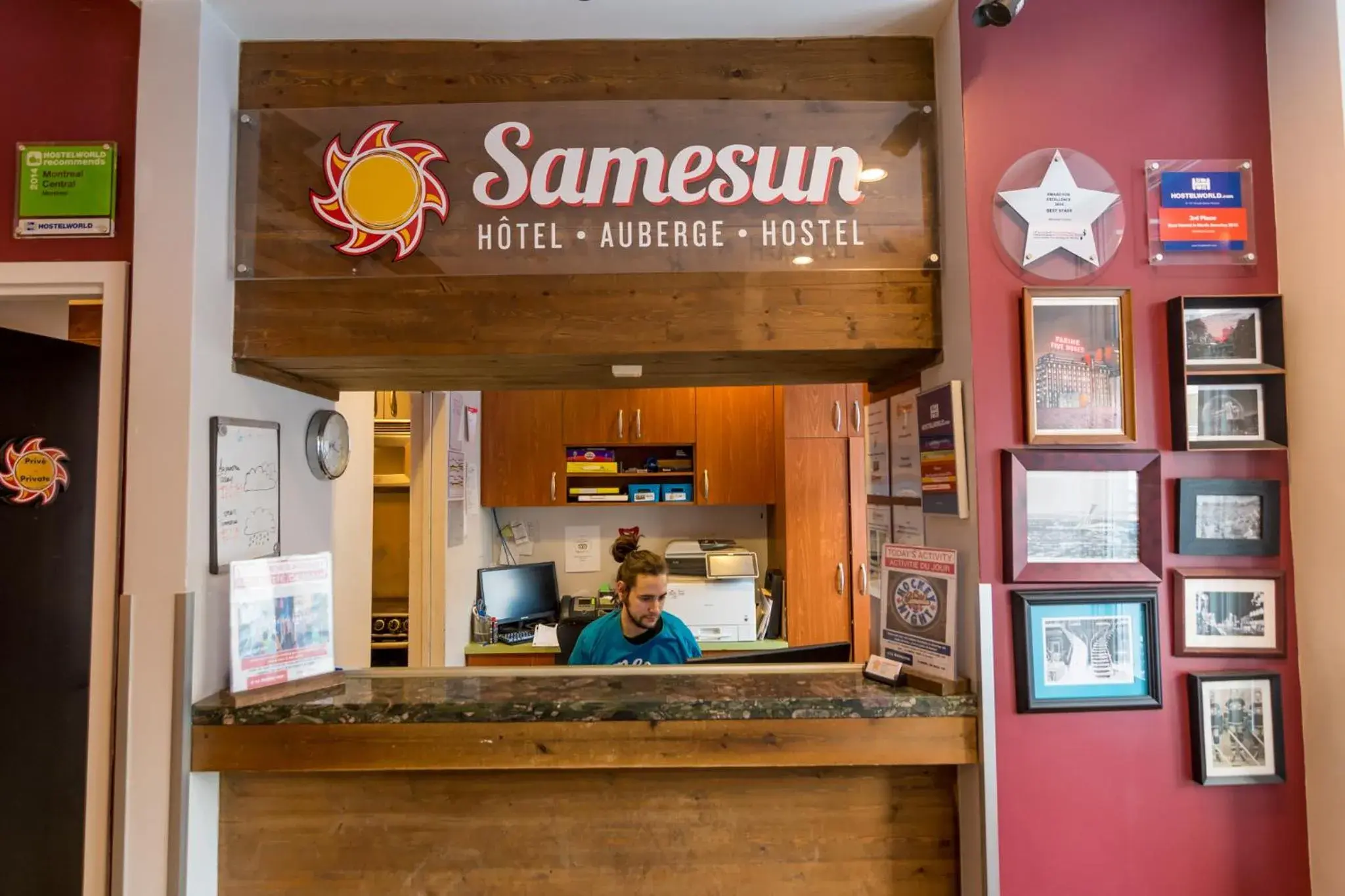 Staff in Samesun Montreal Central