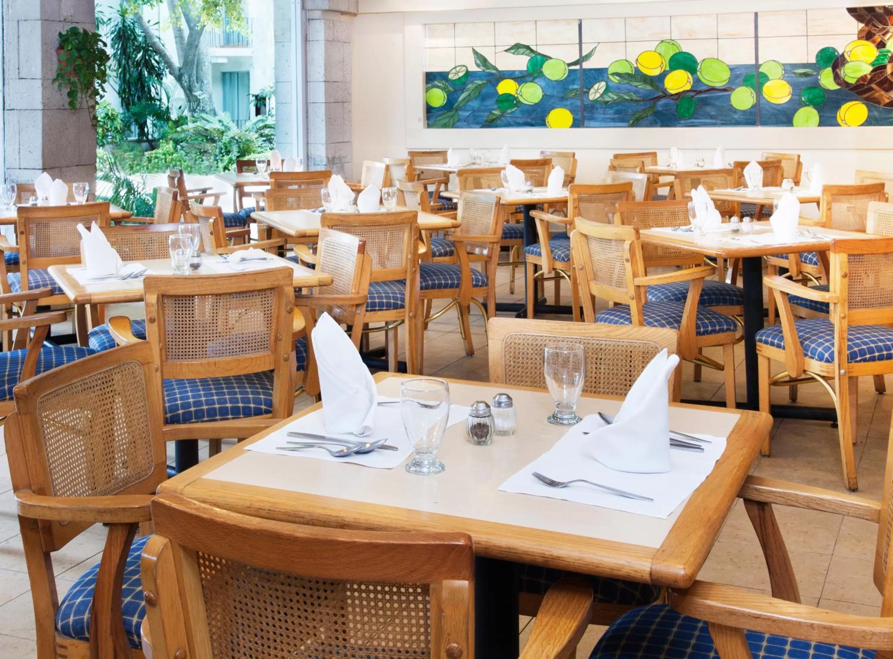 Restaurant/places to eat in Hotel Viva Villahermosa