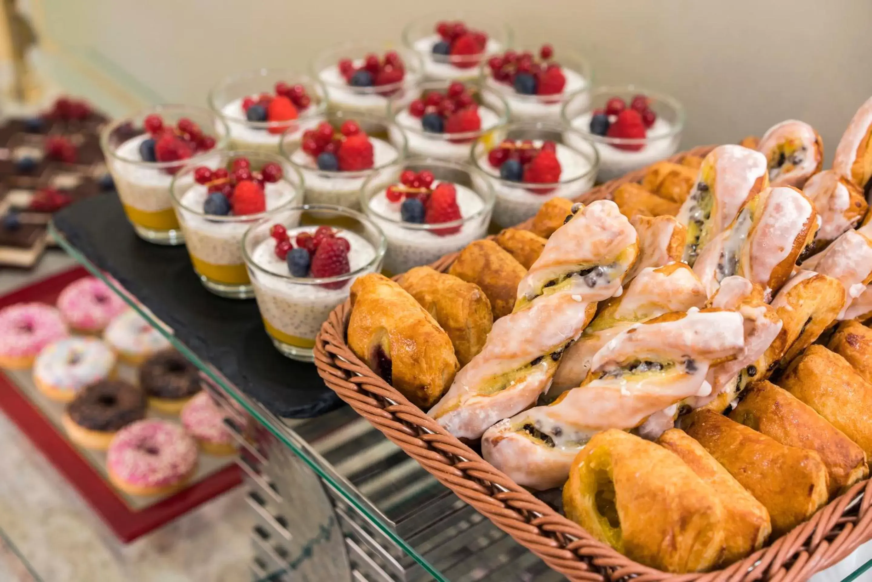 Buffet breakfast, Food in Hotel Polonia Palace