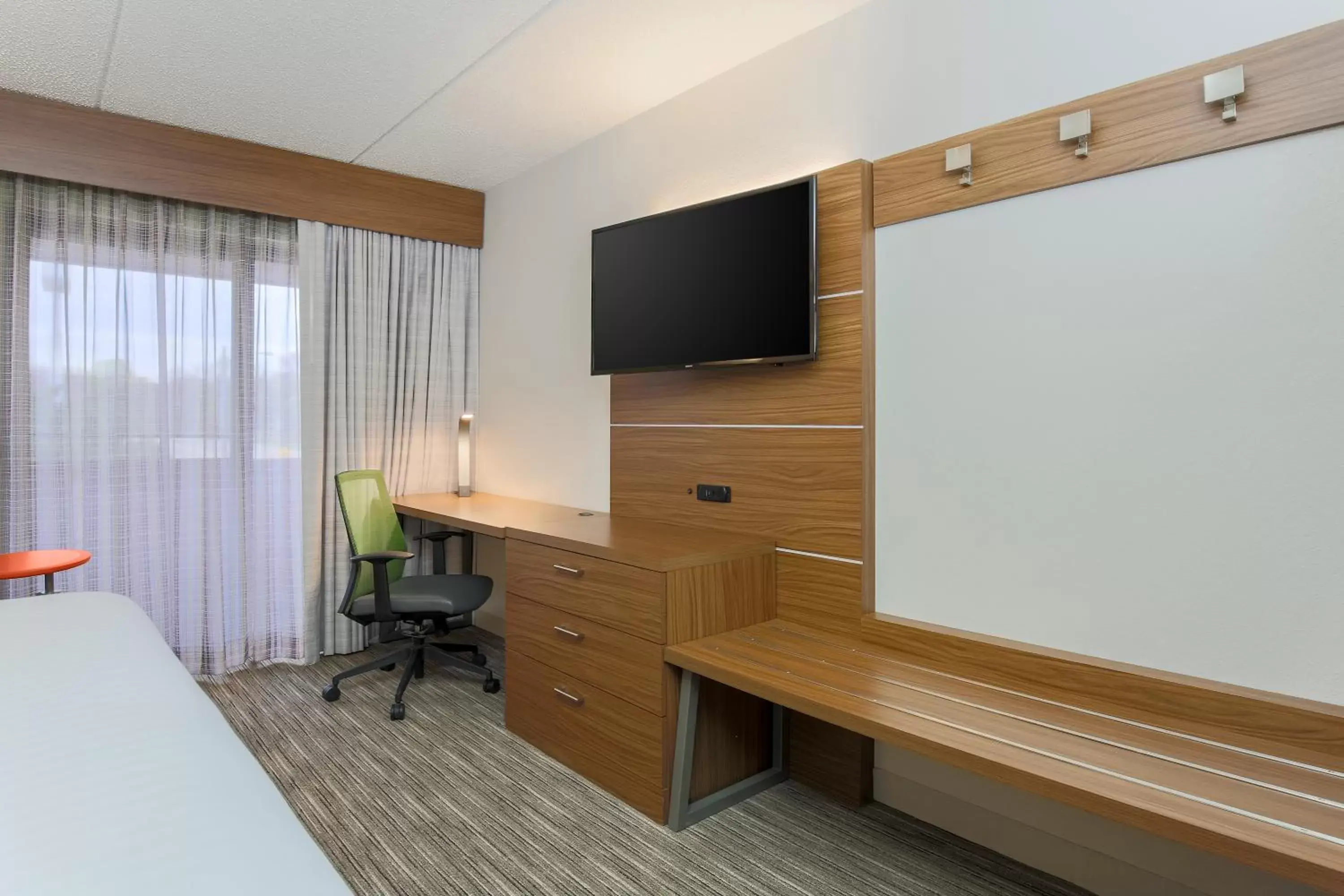 Photo of the whole room, TV/Entertainment Center in Holiday Inn Express Milwaukee - West Medical Center, an IHG Hotel