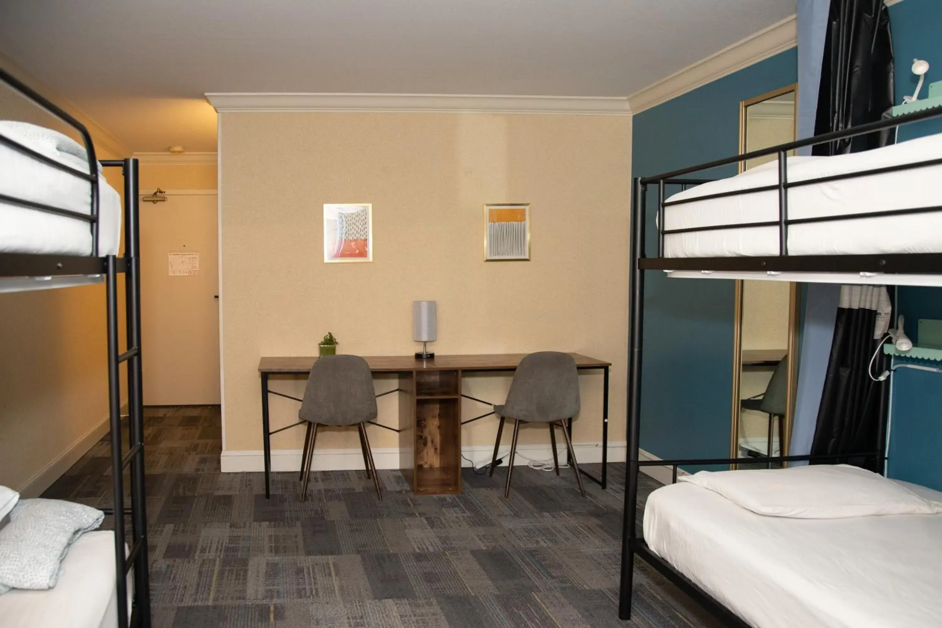 Seating area, Bed in Samesun San Francisco Seating area, Bed in Samesun San Francisco