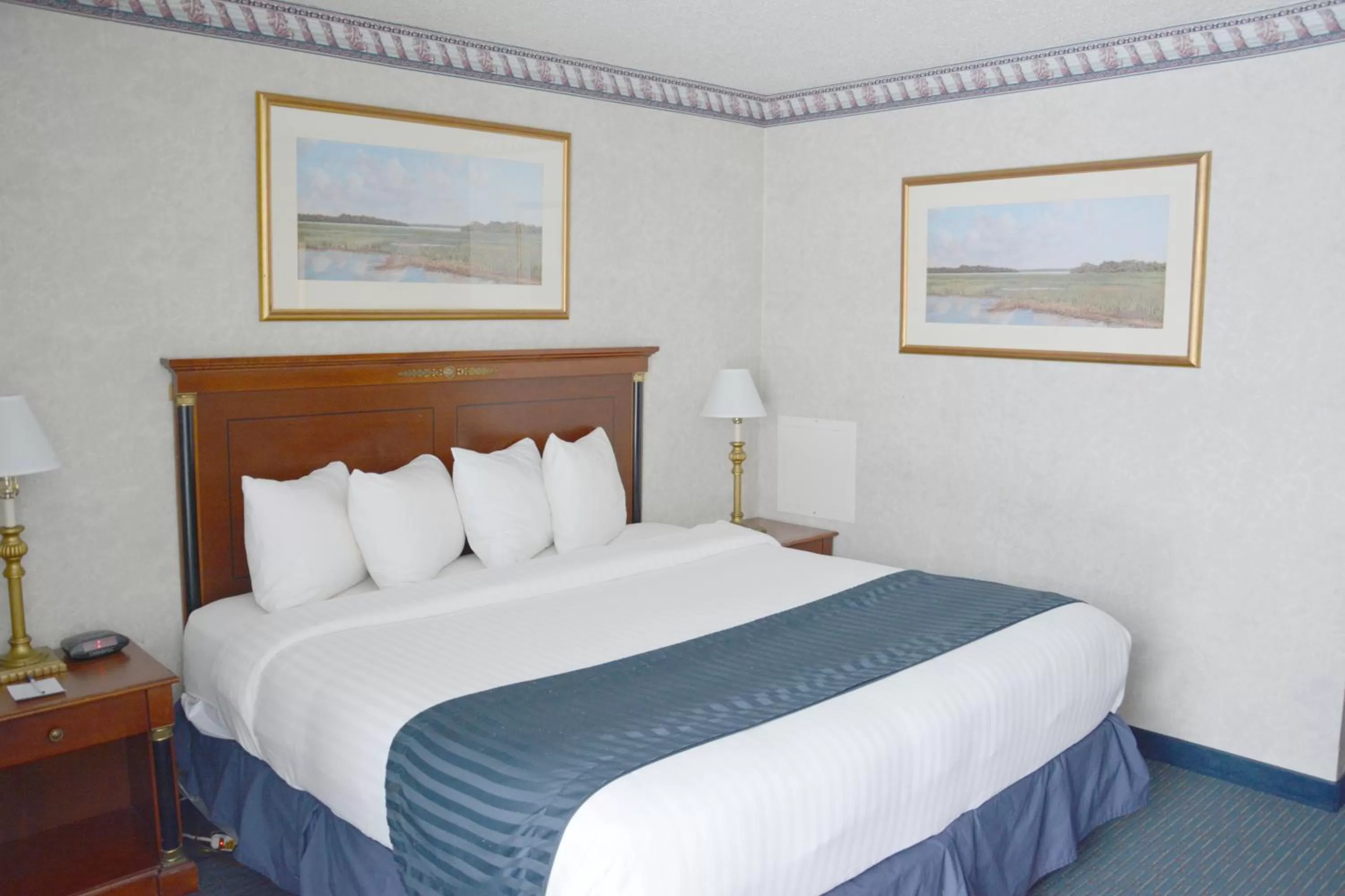 Bed in Travelodge by Wyndham Milwaukee