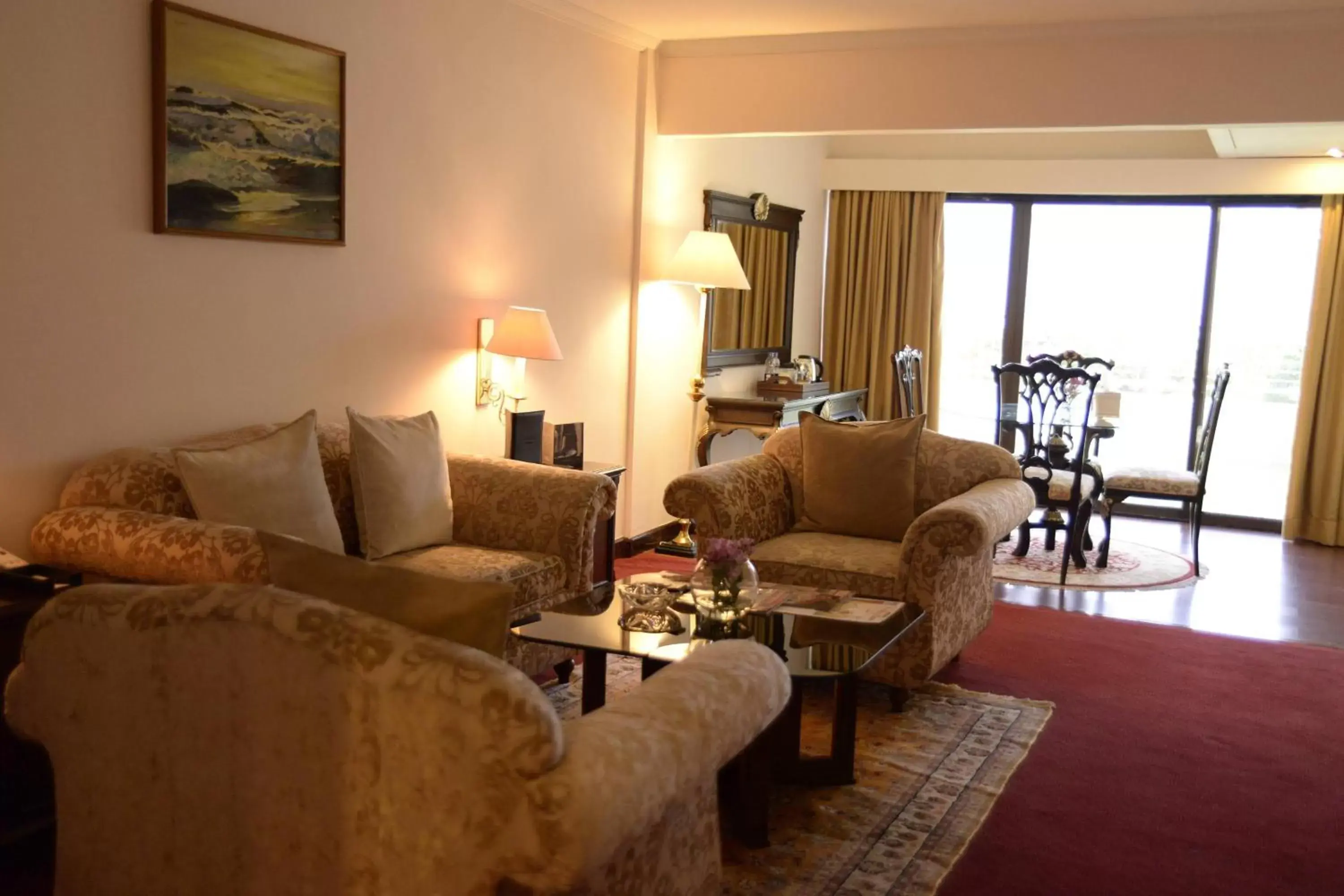 Bedroom, Seating Area in Karachi Marriott Hotel