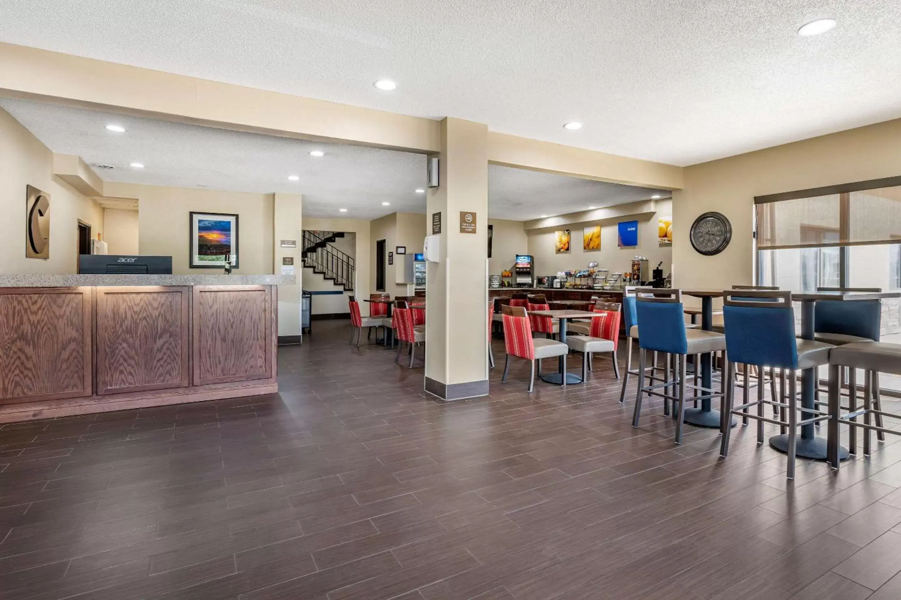 Lobby or reception in Comfort Inn Near Kokomo Speedway Lobby or reception in Comfort Inn Near Kokomo Speedway