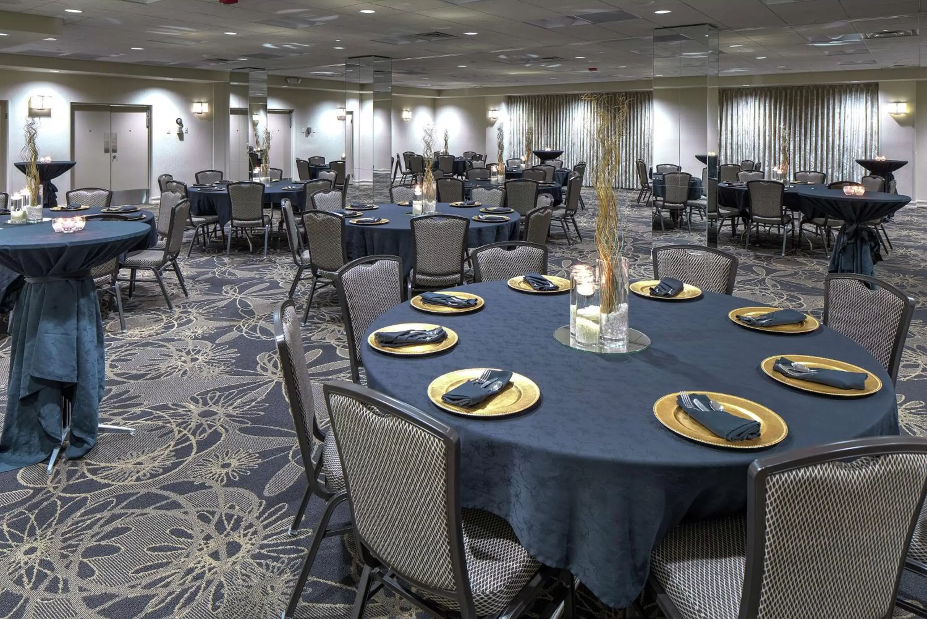 Meeting/conference room, Restaurant/Places to Eat in DoubleTree by Hilton Madison Downtown