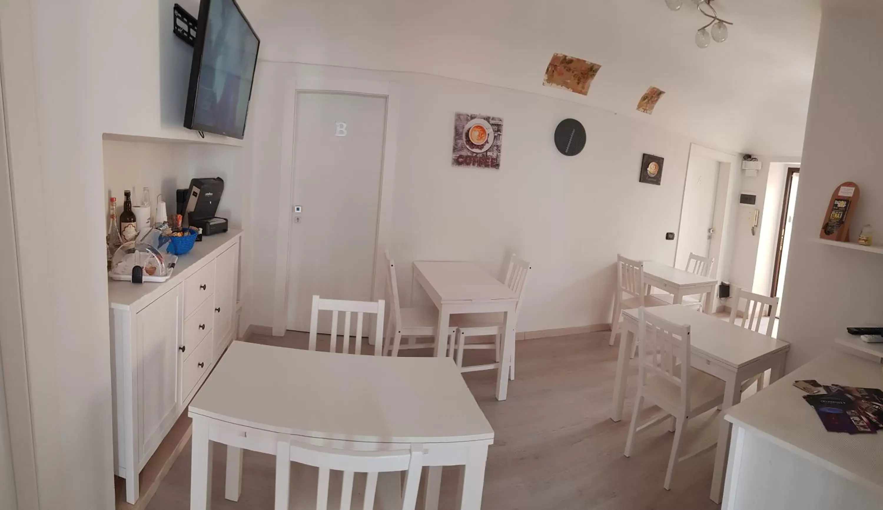 Communal lounge/ TV room, Restaurant/Places to Eat in Il Daviduccio