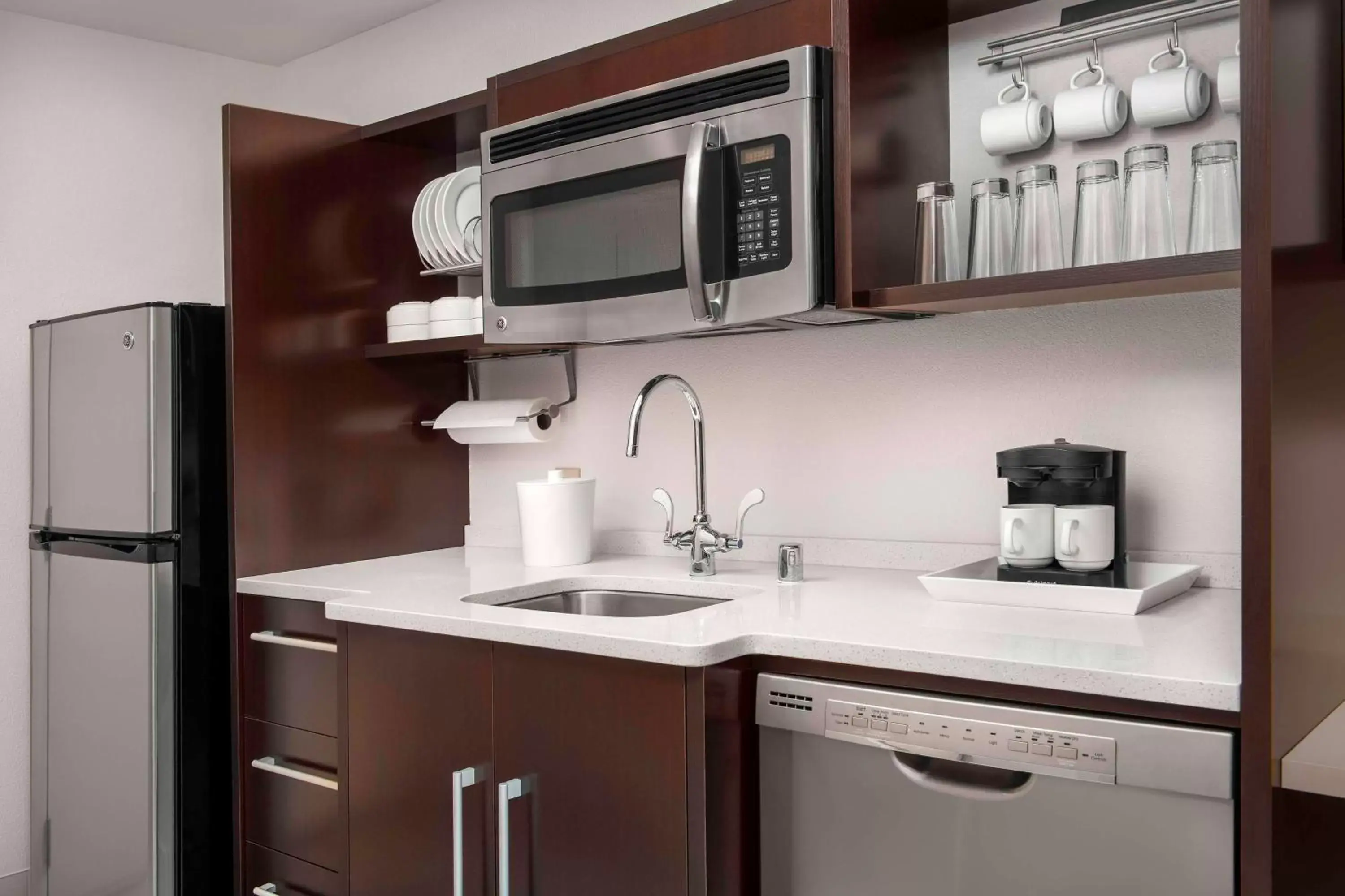 Kitchen or kitchenette, Kitchen/Kitchenette in Home2 Suites by Hilton Lexington University / Medical Center