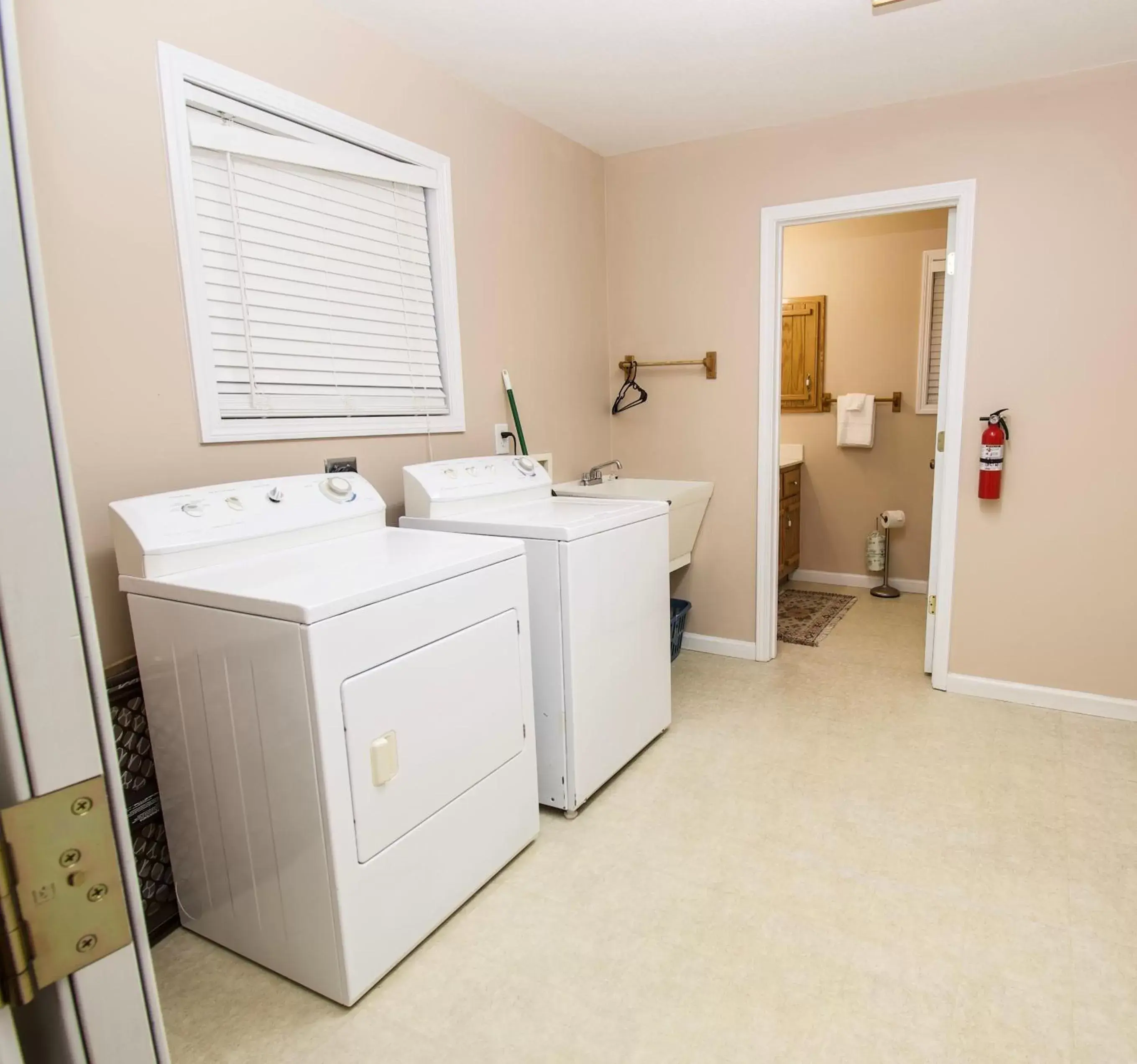 laundry, Bathroom in Paradise Hills, Winery Resort & Spa