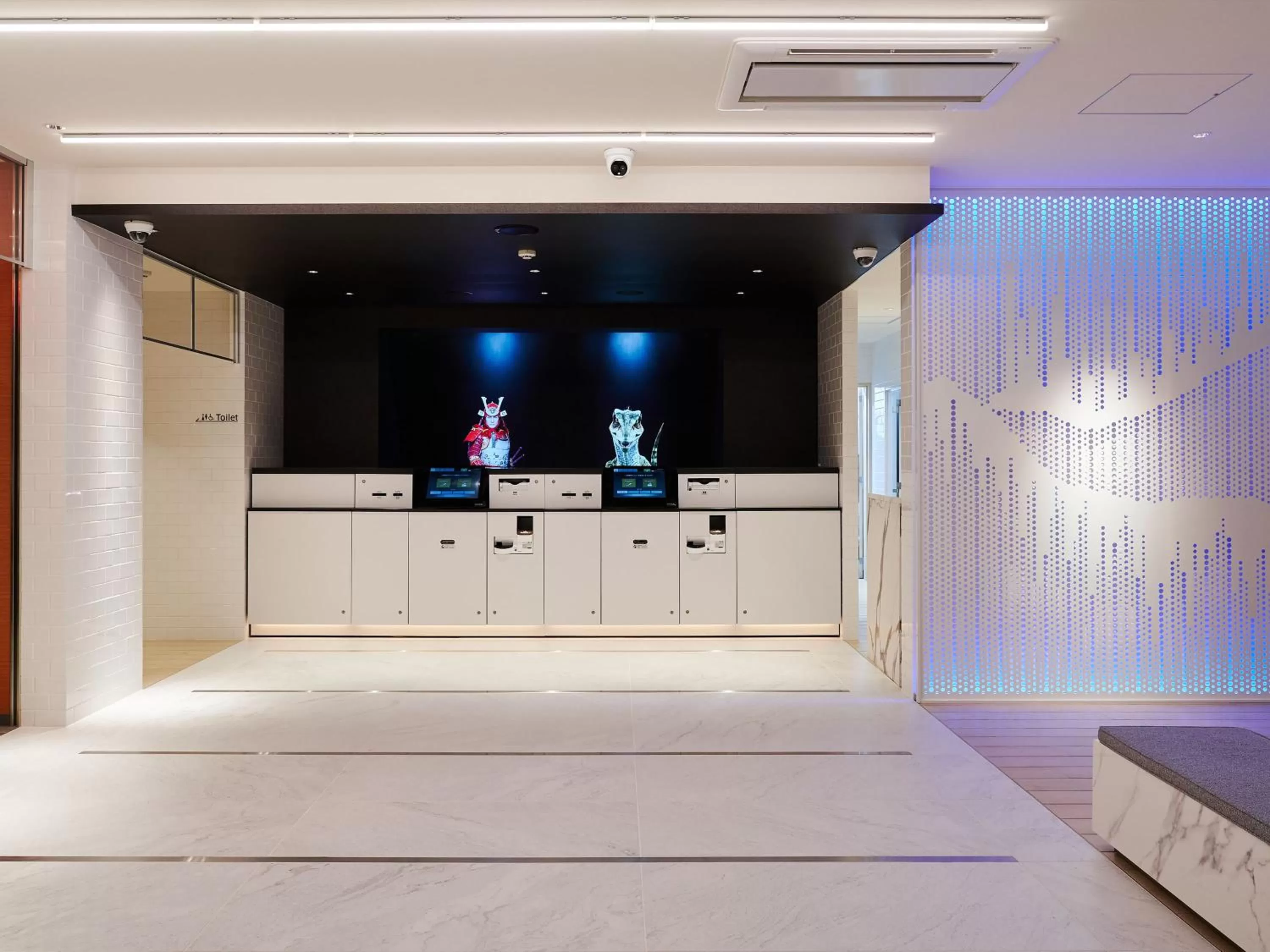 Lobby or reception in Henn na Hotel Komatsu Ekimae