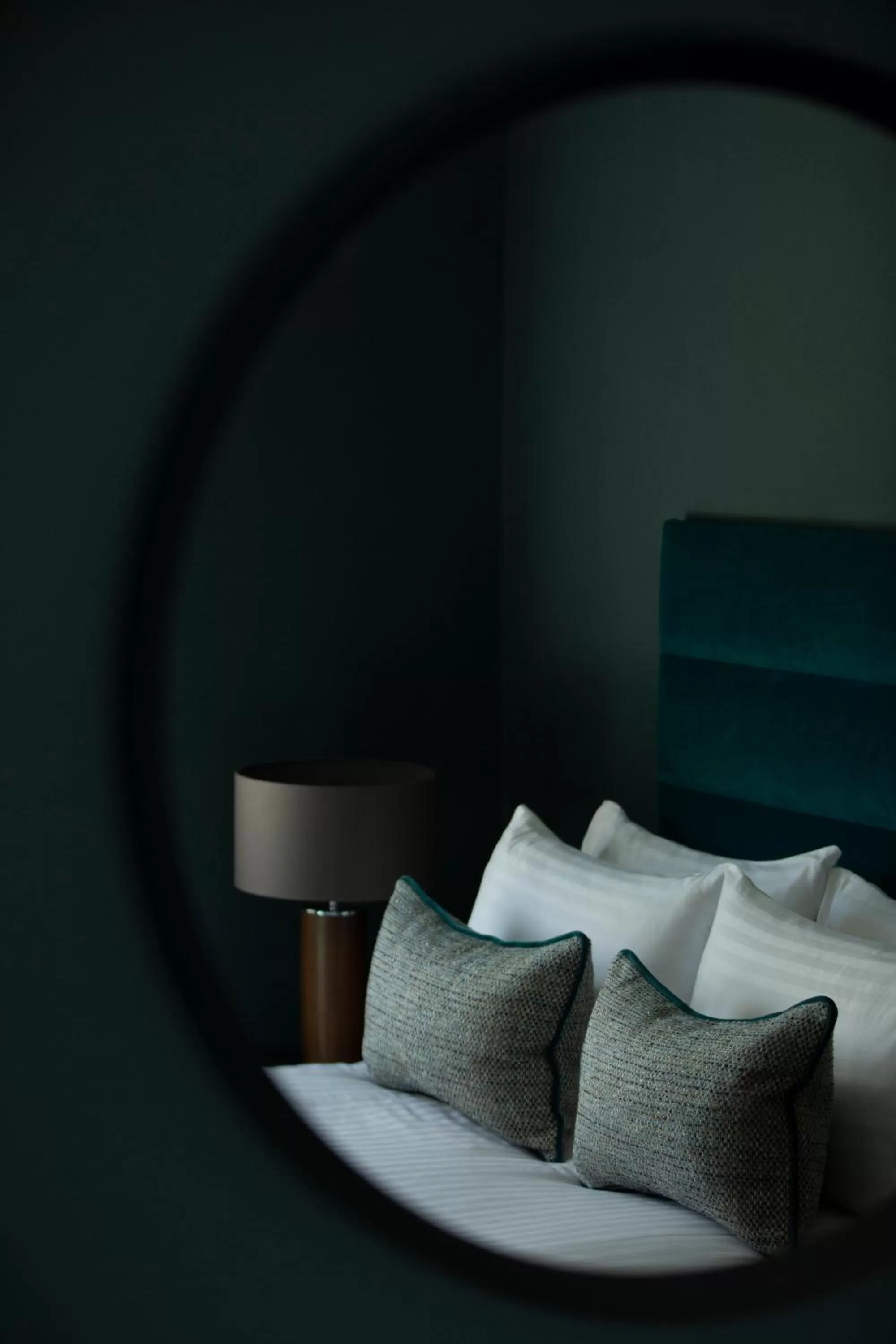 Bedroom, Bed in Orchard Park Hotel