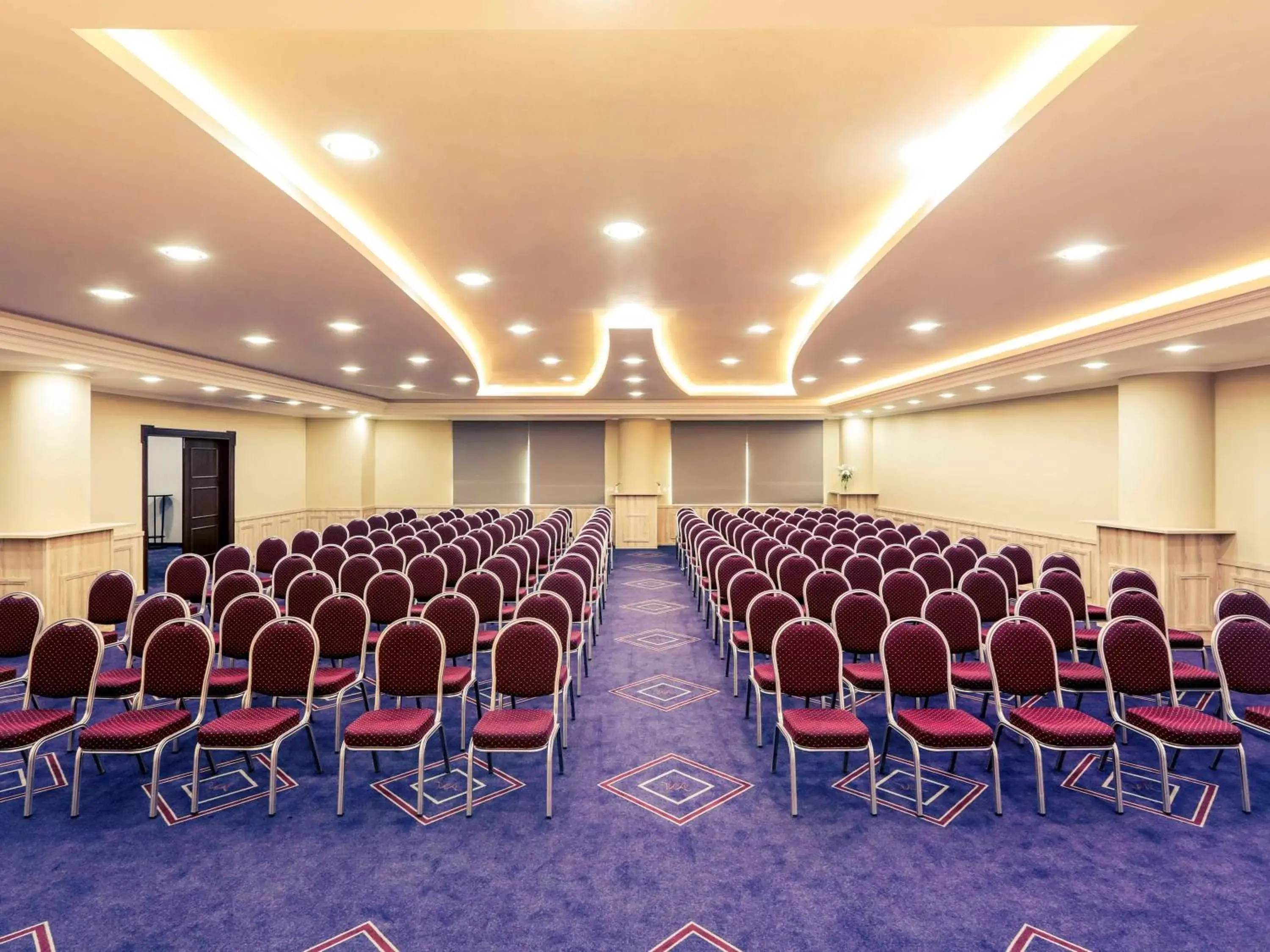 Property building in Mercure Tetovo Property building in Mercure Tetovo