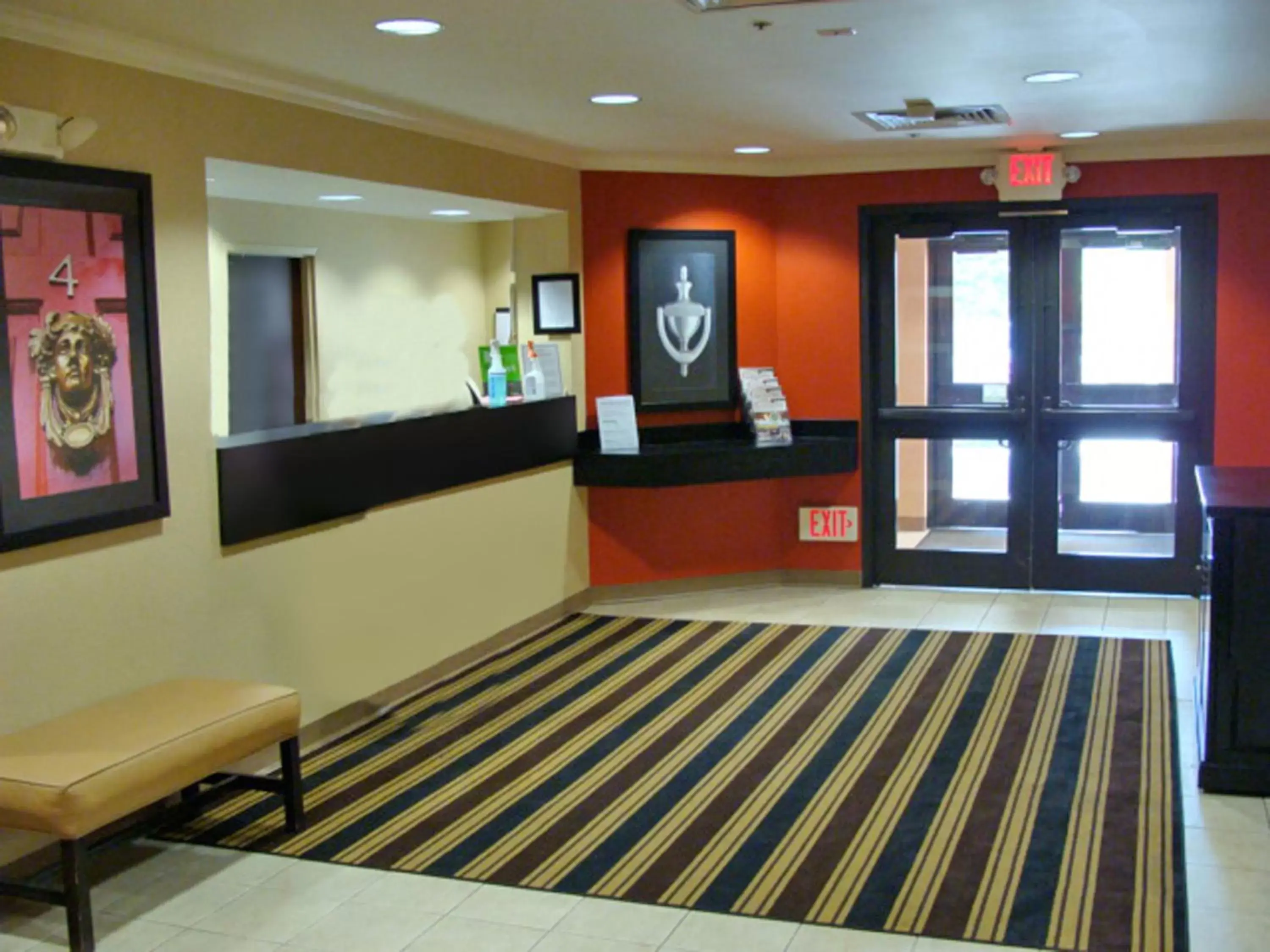 Lobby or reception, Lobby/Reception in Extended Stay America Suites - Elizabeth - Newark Airport