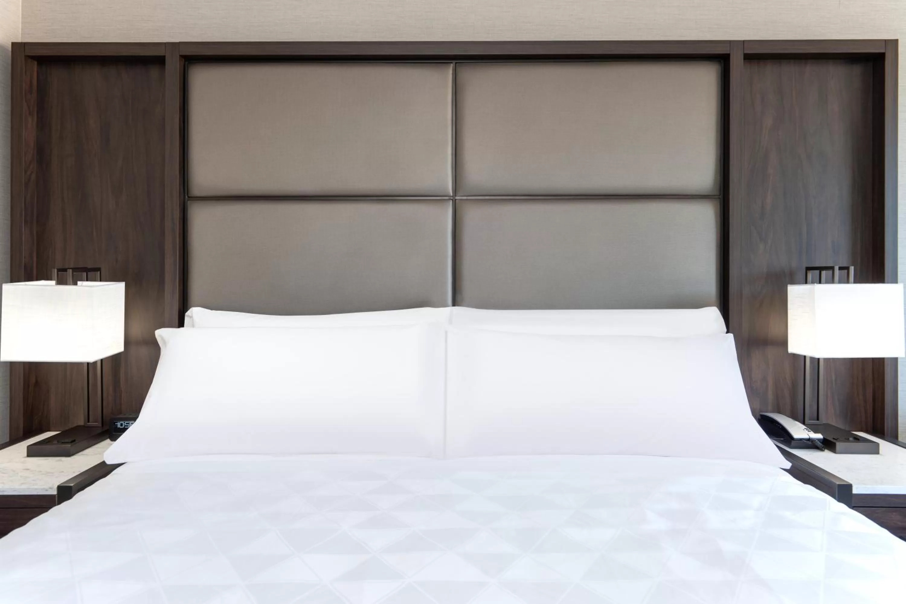 Photo of the whole room, Bed in Holiday Inn Boston Logan Airport - Chelsea by IHG