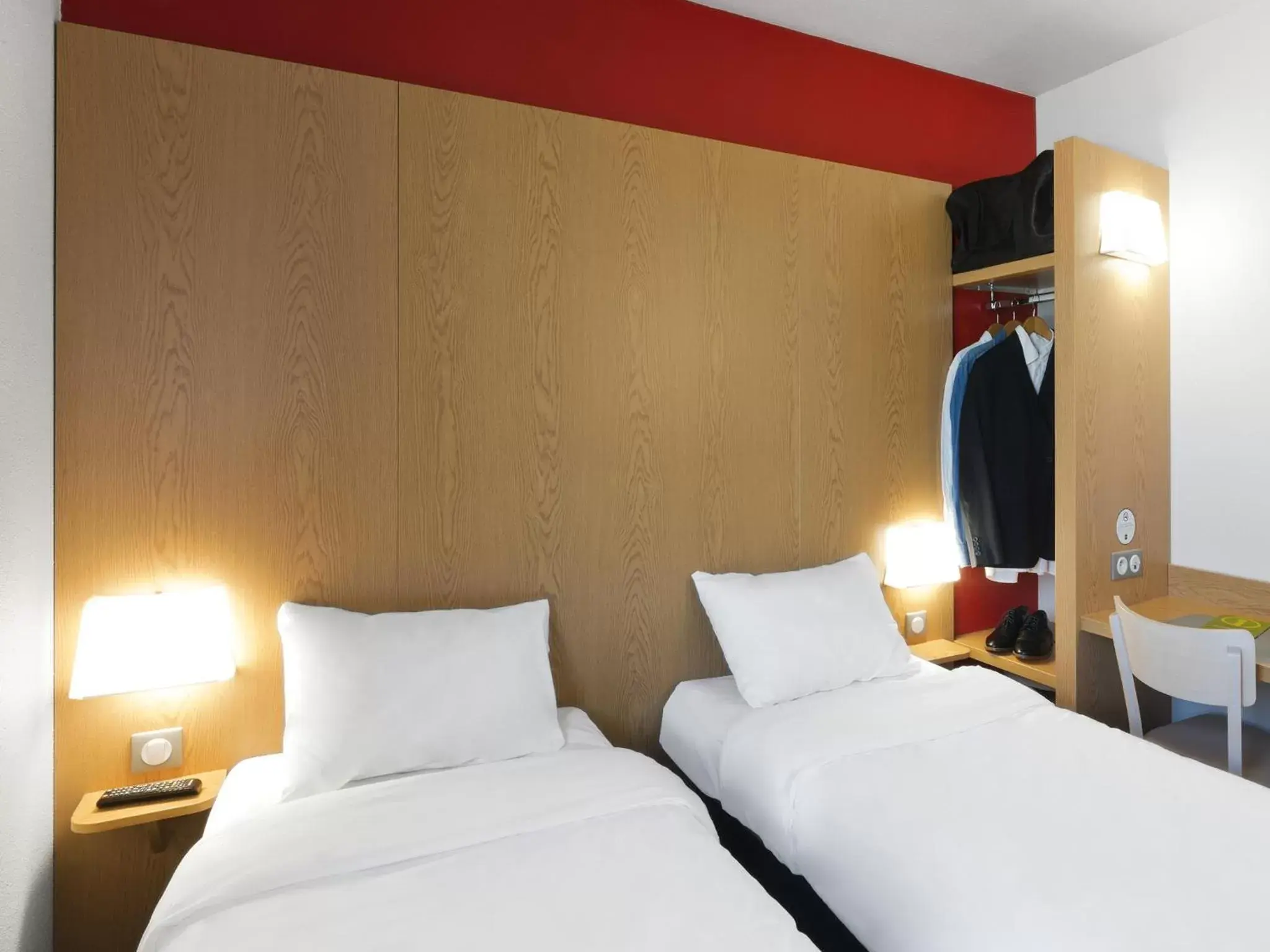 Bed, Room Photo in B&B HOTEL Niort Marais Poitevin