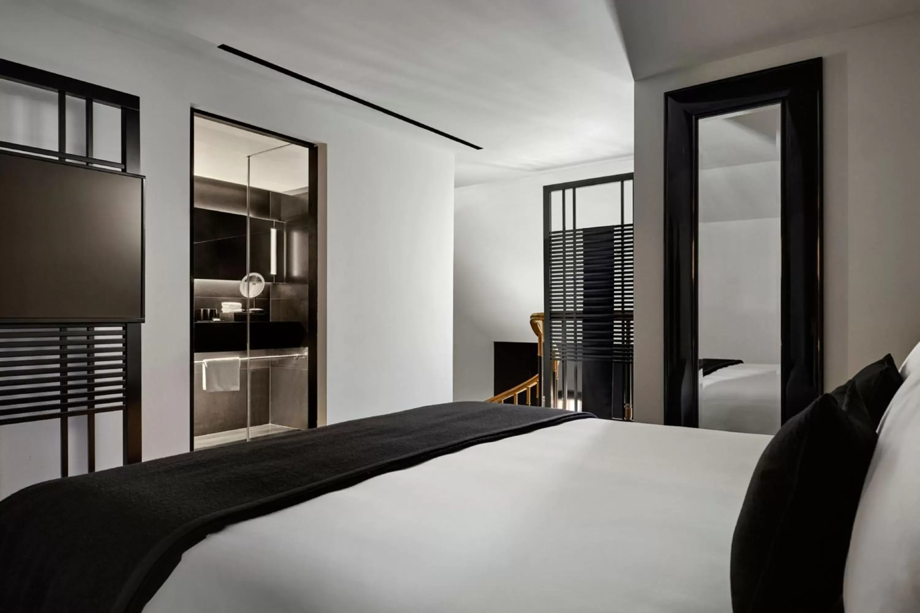 Bedroom, Bed in Duxton Reserve Singapore, Autograph Collection
