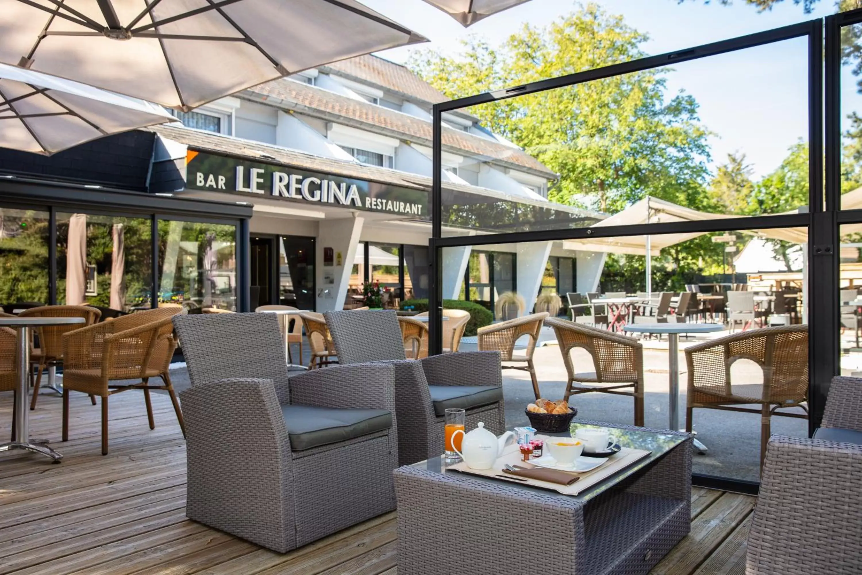 Restaurant/places to eat in Le Regina Hôtel restaurant