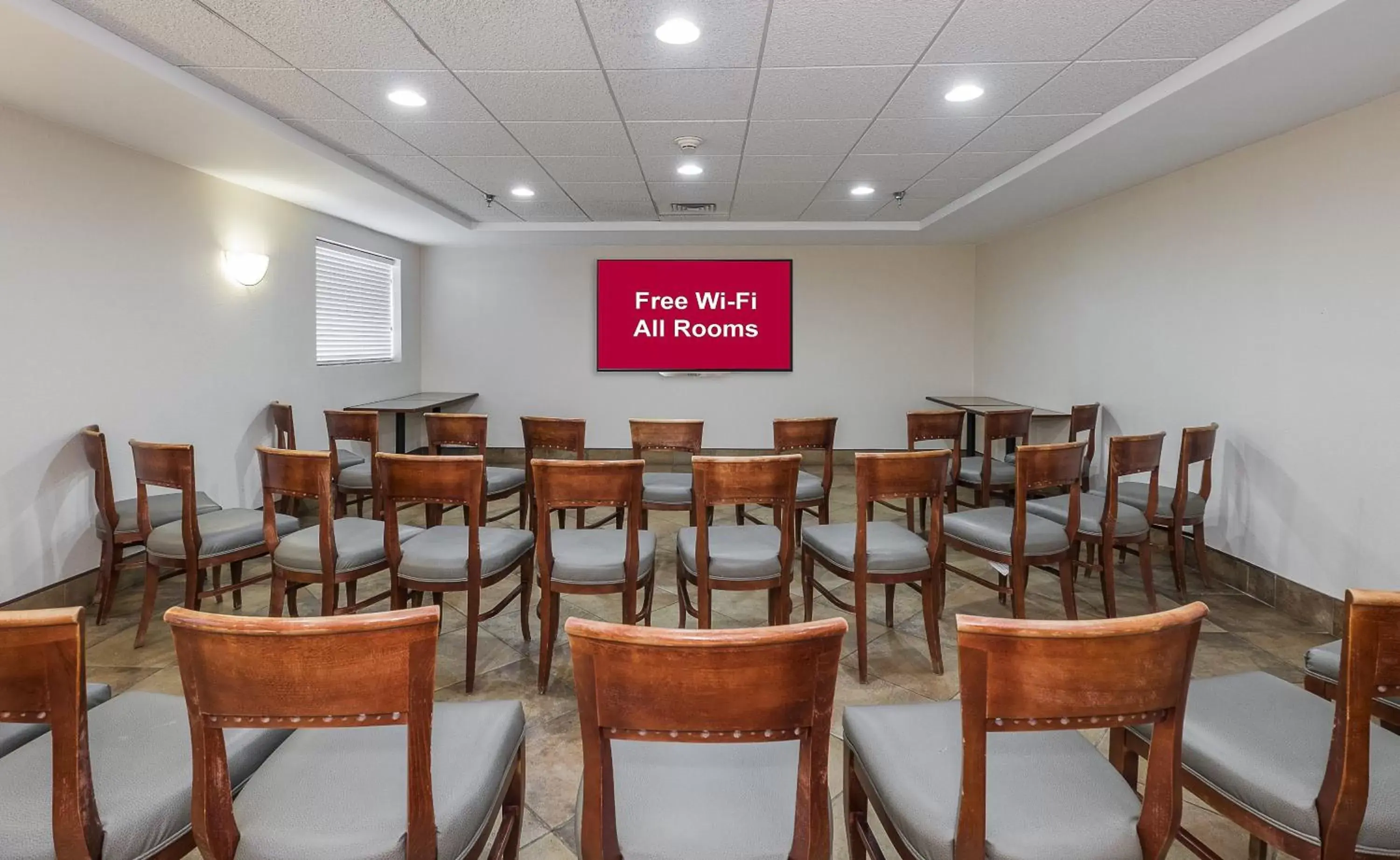 Meeting/conference room in Red Roof Inn Hartford- New Britain