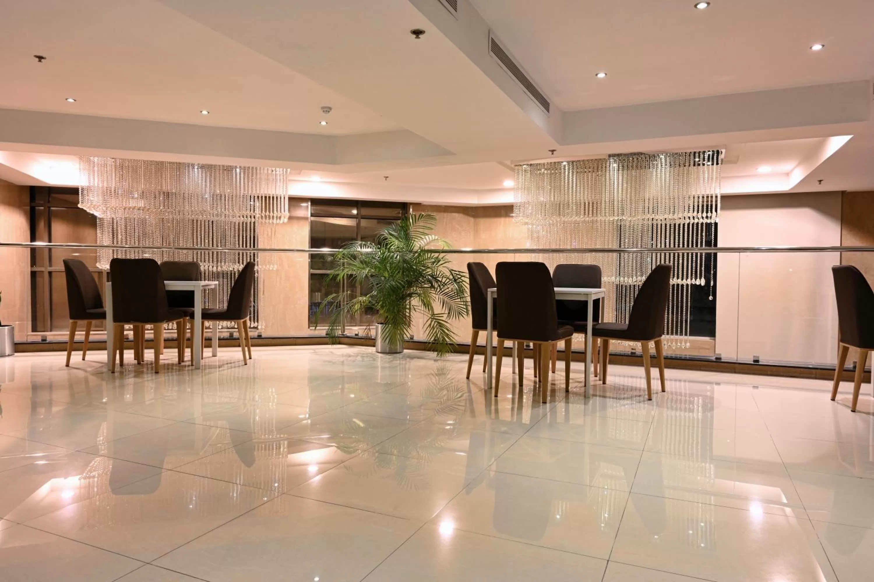Dining area in Quiet Dreams - Serviced Apartments King abdul Aziz Street Branch
