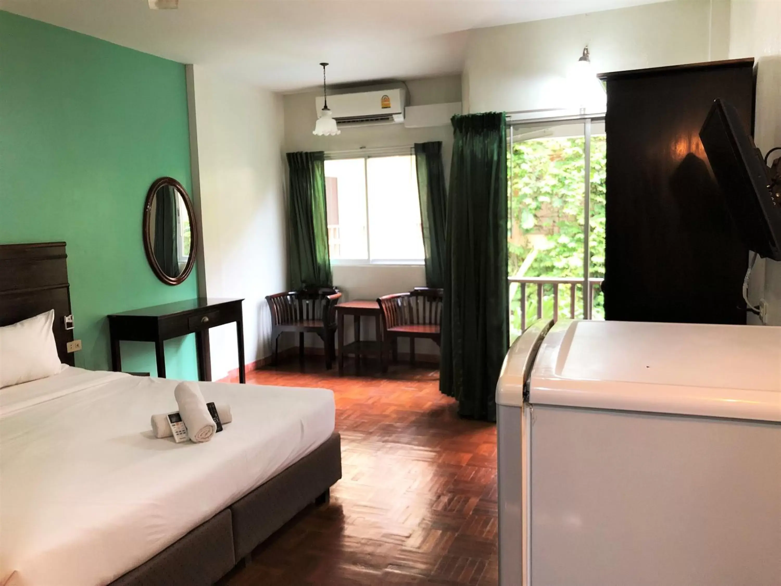 Photo of the whole room, Bed in Sutus Court 2 Photo of the whole room, Bed in Sutus Court 2