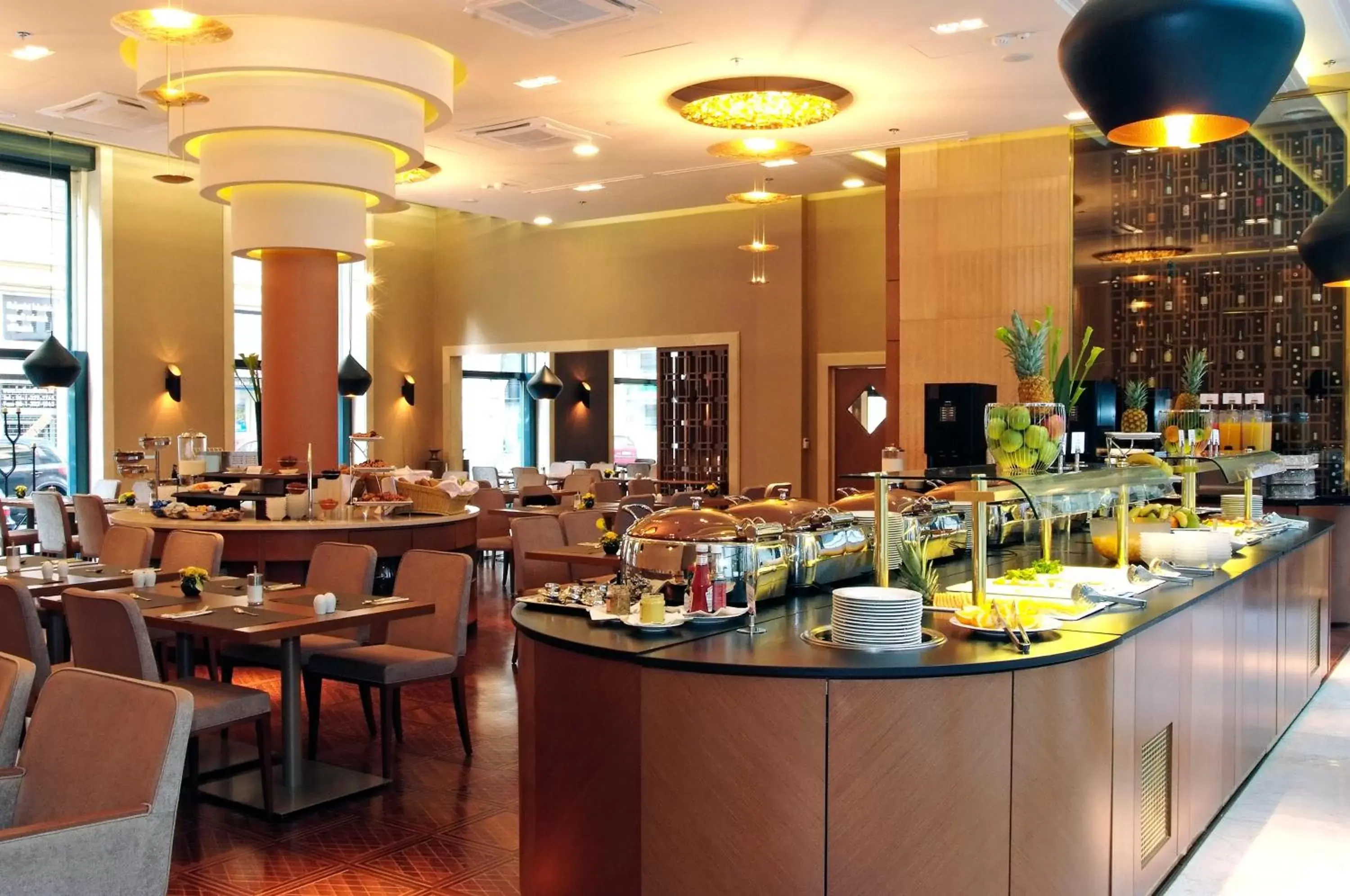 Food and drinks, Restaurant/Places to Eat in Continental Hotel Budapest