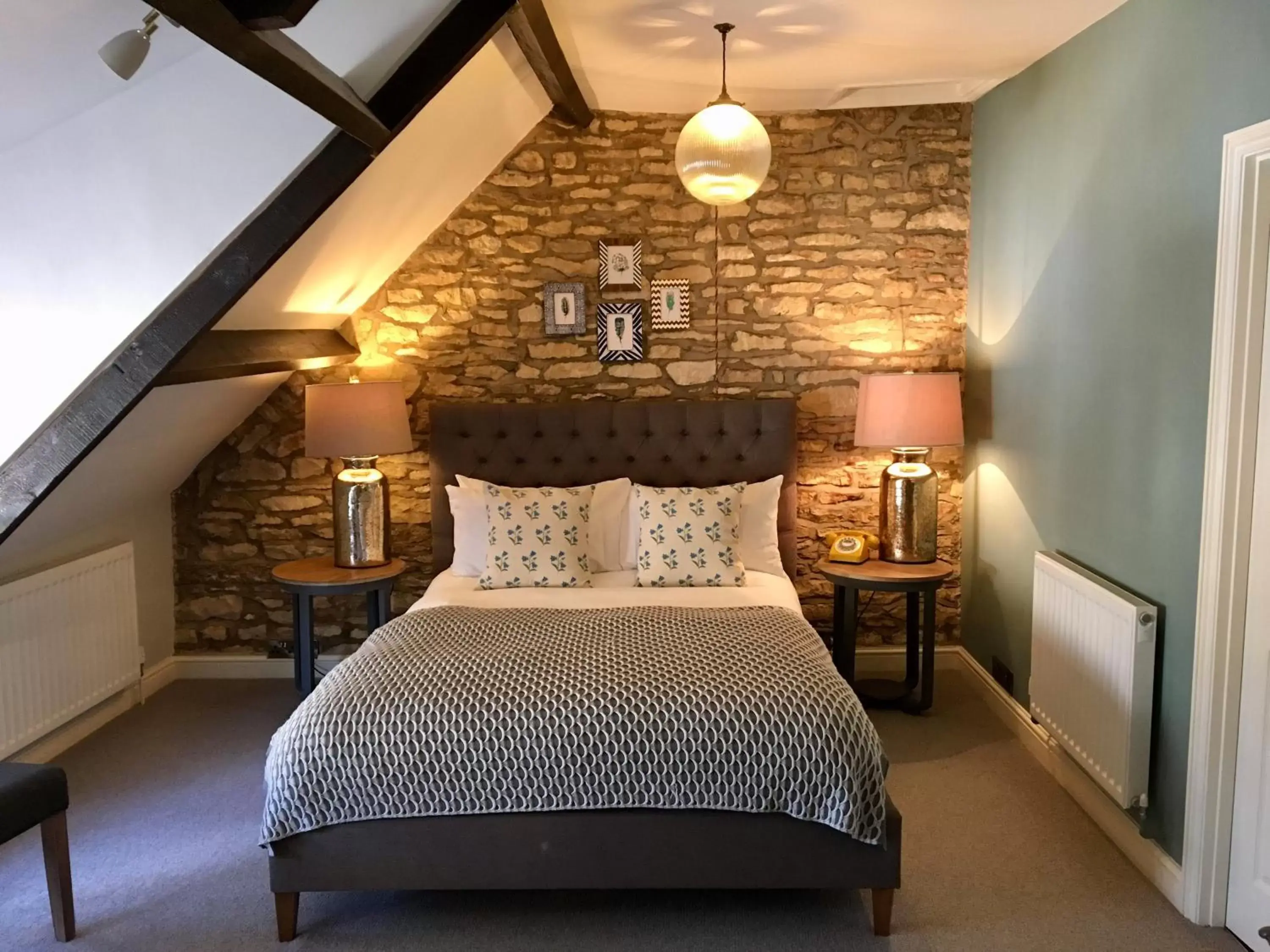 Bedroom, Bed in The Sheep on Sheep Street Hotel