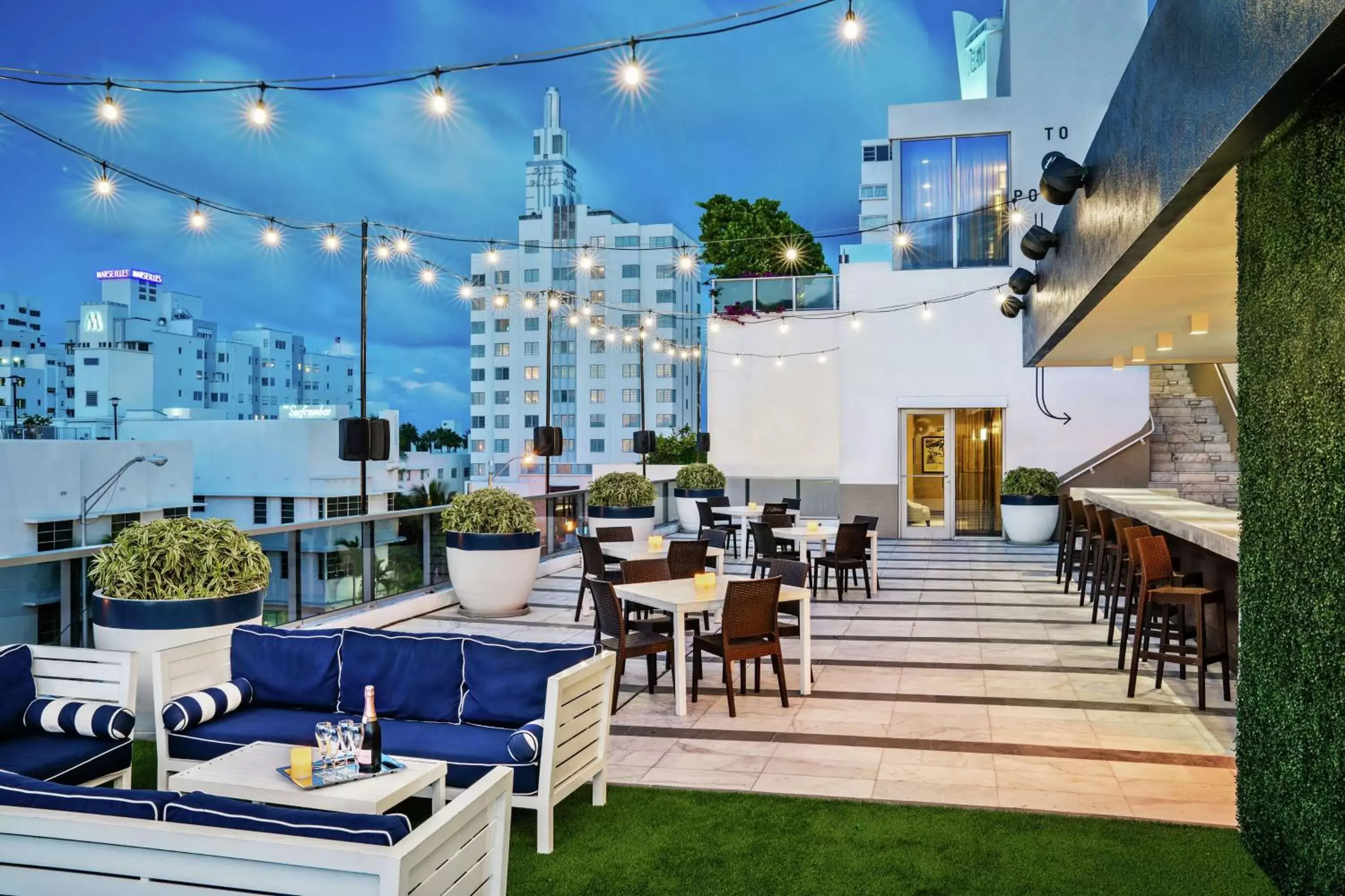 Property building, Restaurant/Places to Eat in Gale South Beach, Curio Collection By Hilton