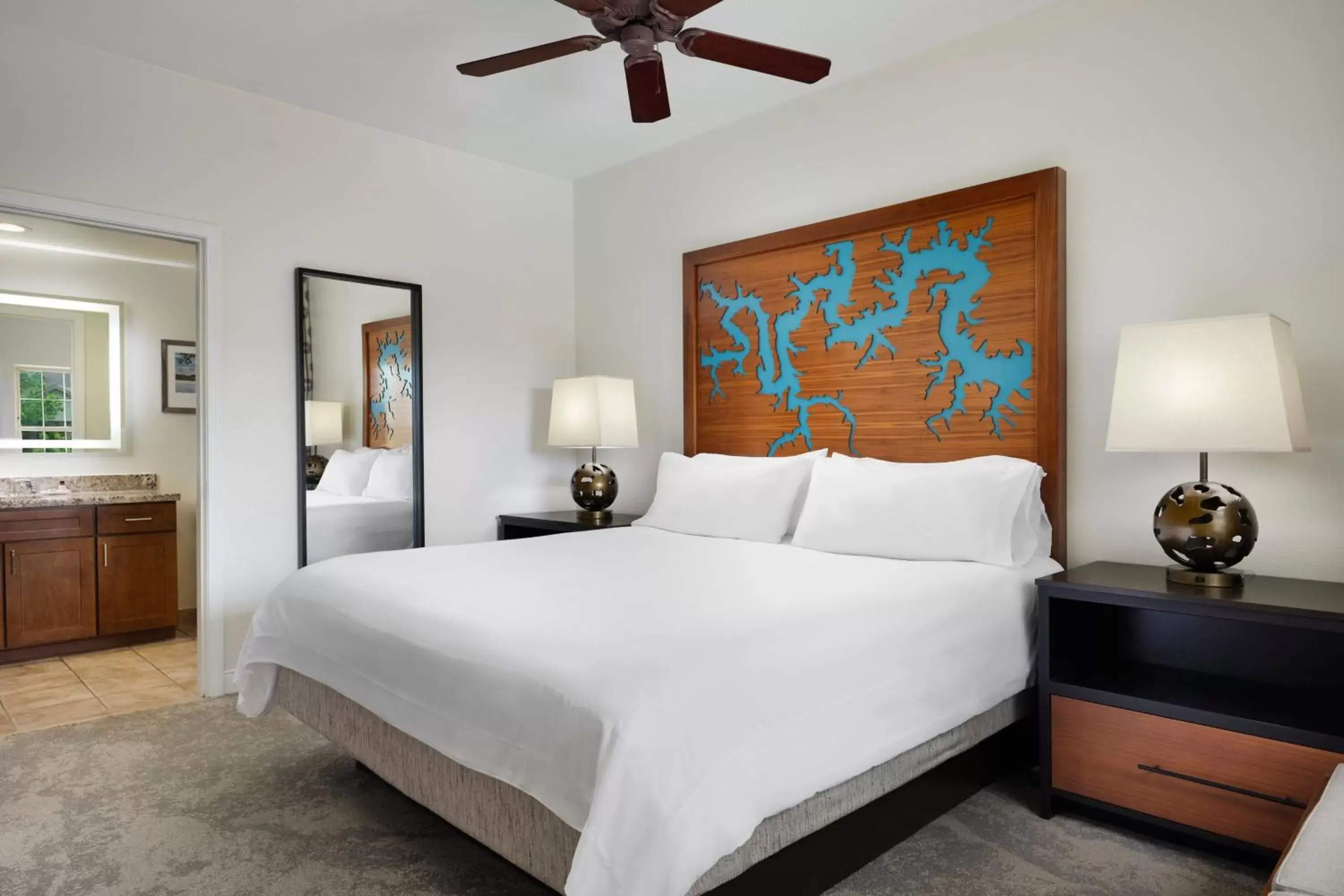 Bedroom, Bed in Marriott's Willow Ridge Lodge
