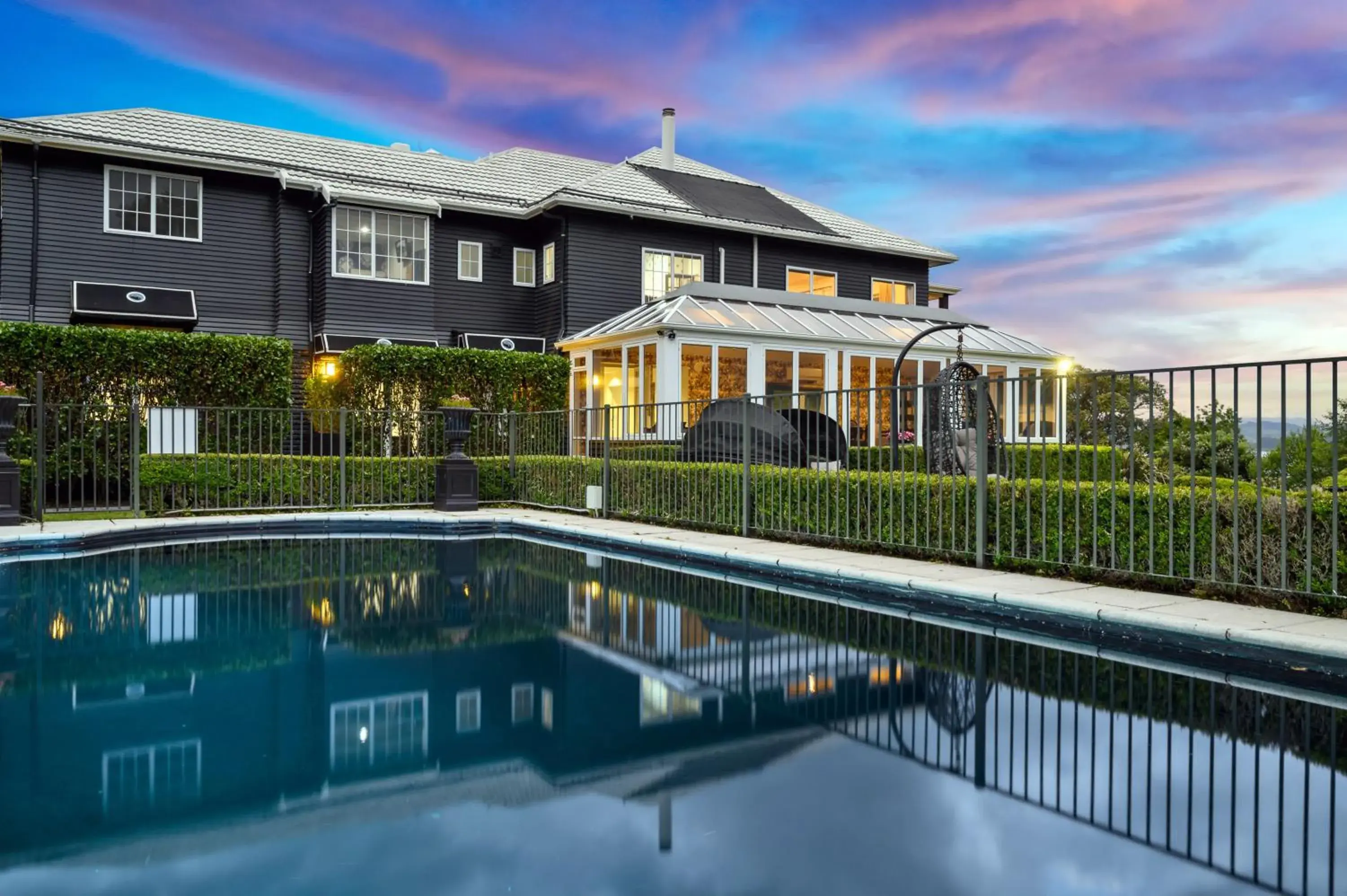 Property building, Swimming Pool in Black Swan Lakeside Lodge Boutique Hotel