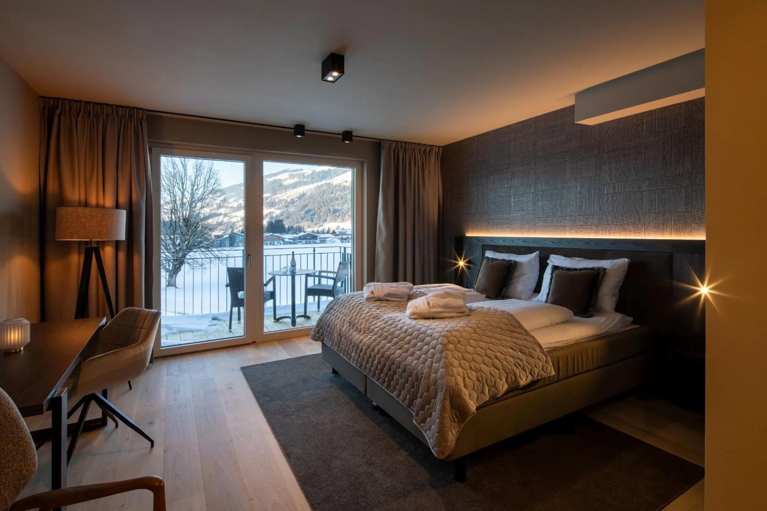 Photo of the whole room, Bed in APART Resort Westendorf