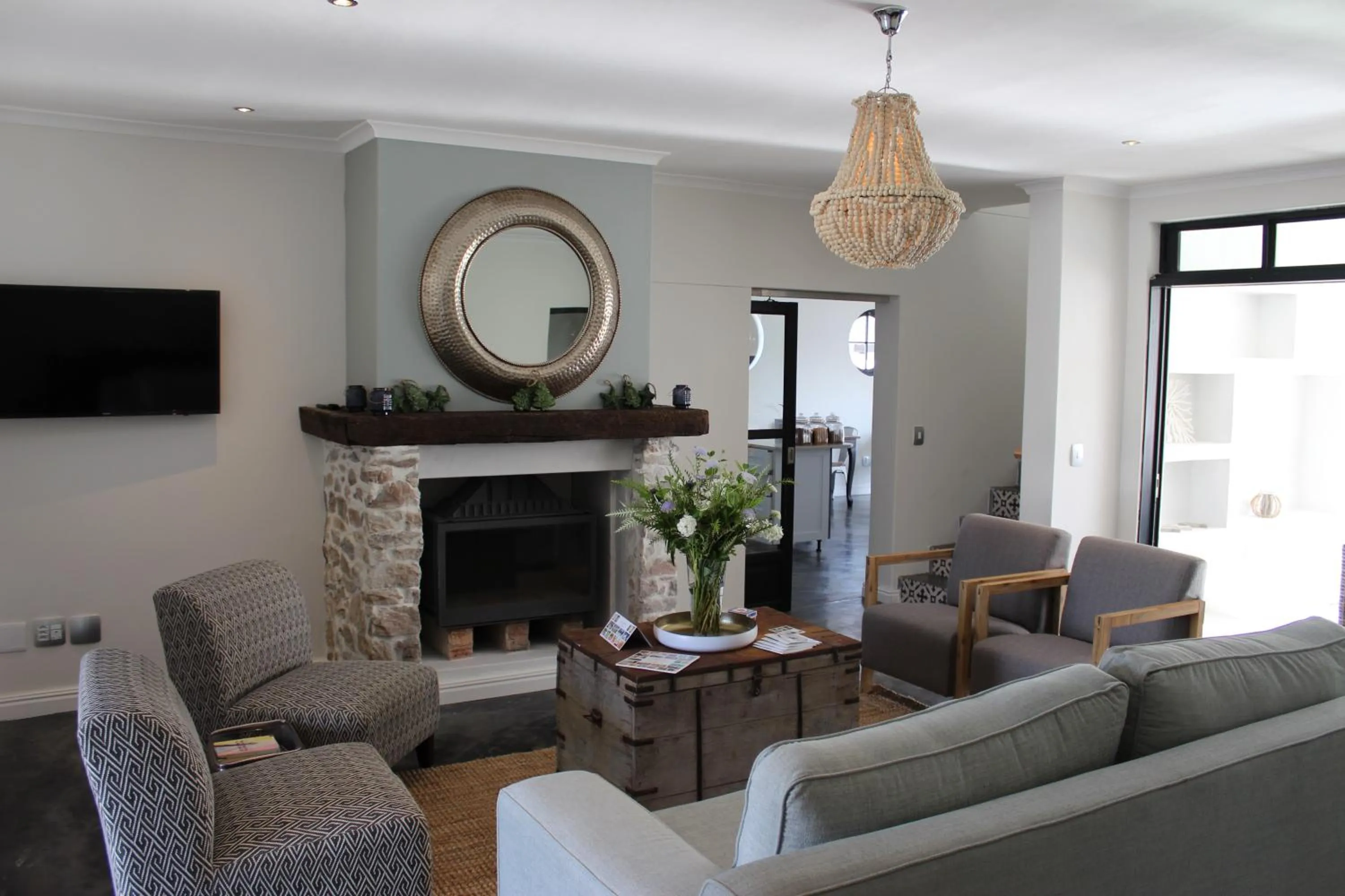 Lounge or bar in Whale Rock Luxury Lodge