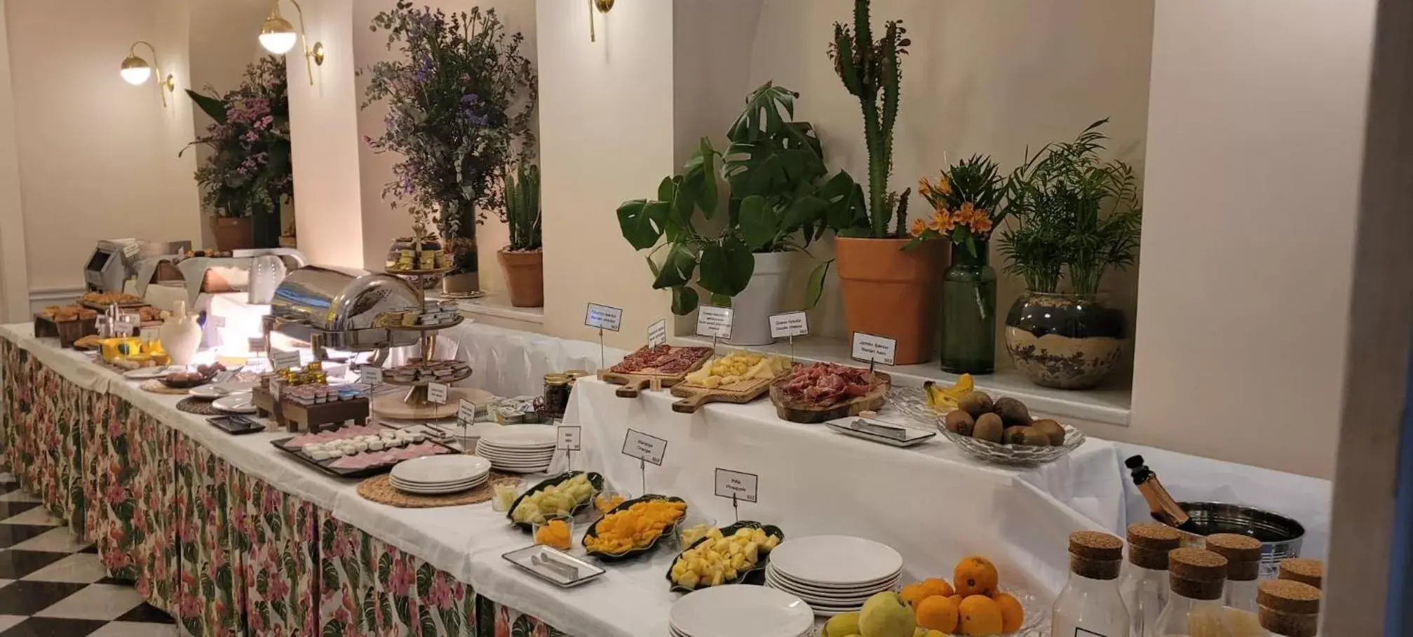 Breakfast in Hotel Boutique Casas de Santa Cruz