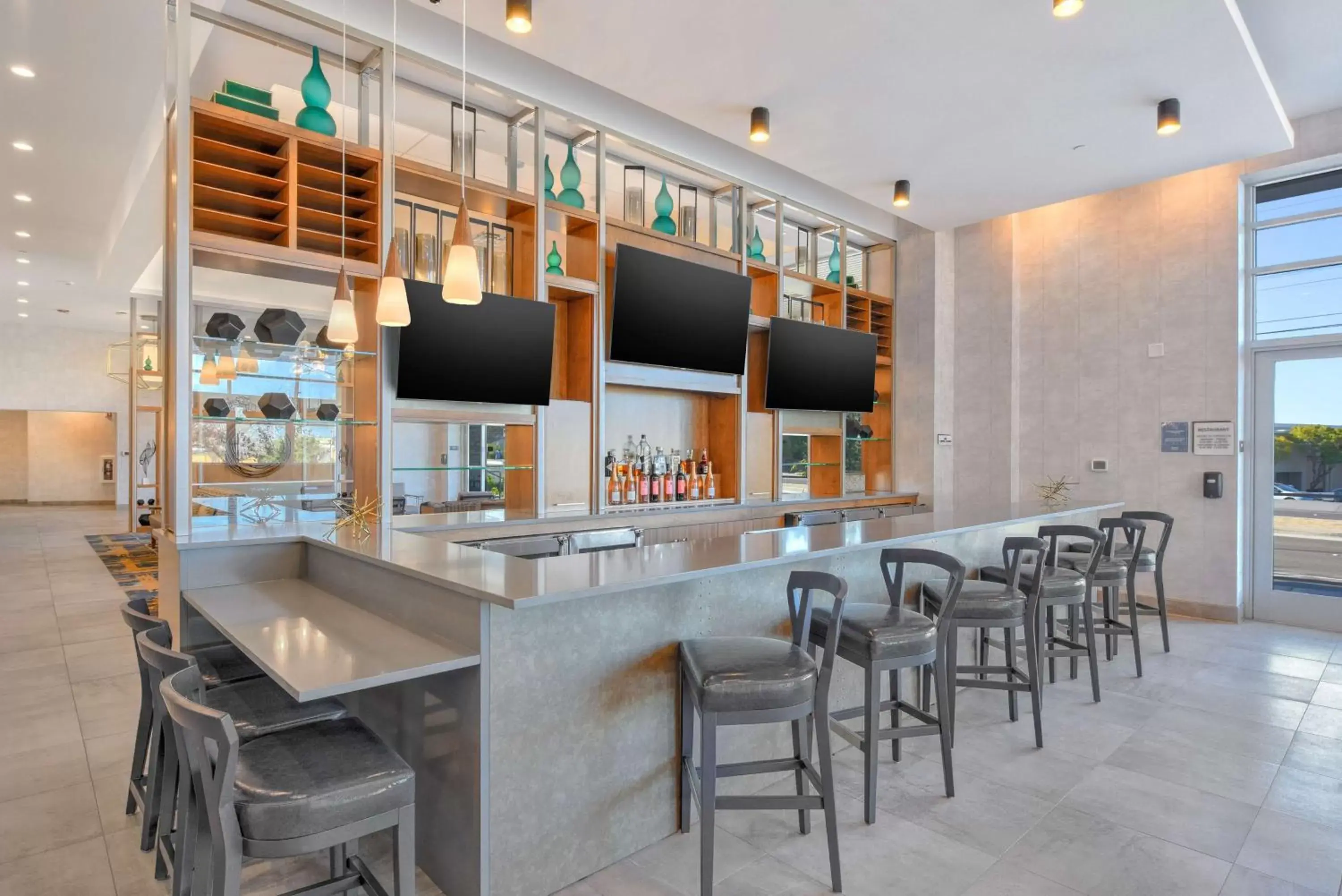 Lounge or bar in Hilton Garden Inn Fremont Milpitas Lounge or bar in Hilton Garden Inn Fremont Milpitas