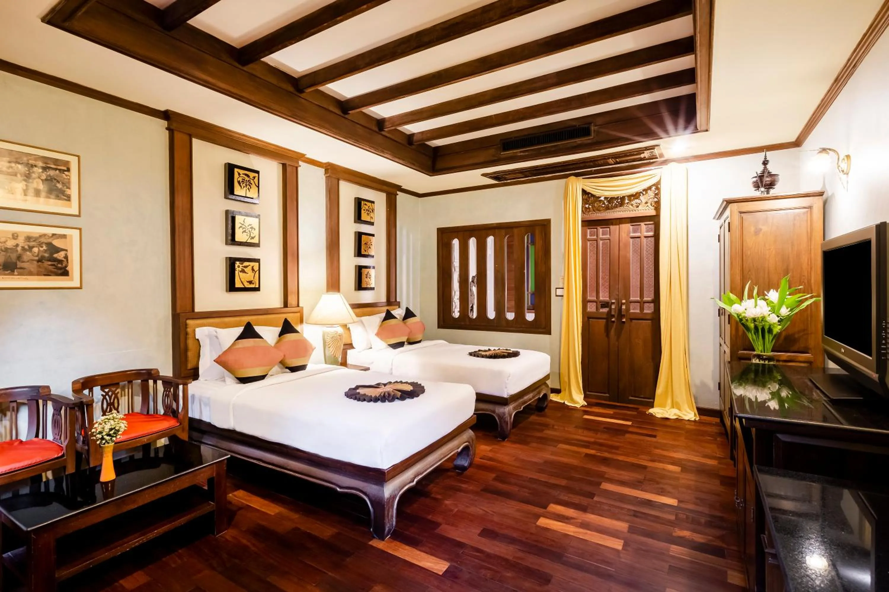 Photo of the whole room, Bed in Amata Lanna Chiang Mai, One Member of the Secret Retreats