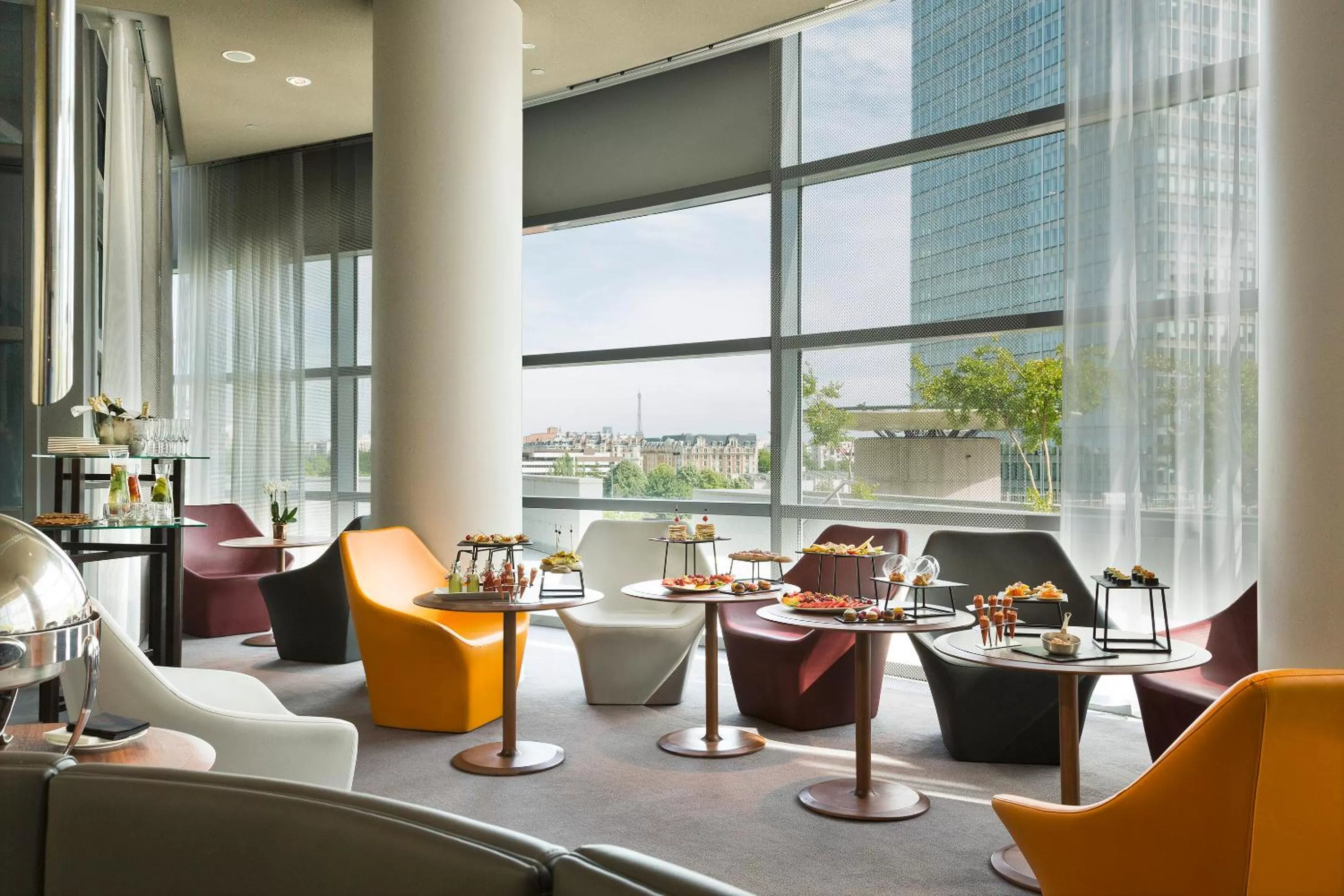 Lounge or bar in Melia Paris La Defense