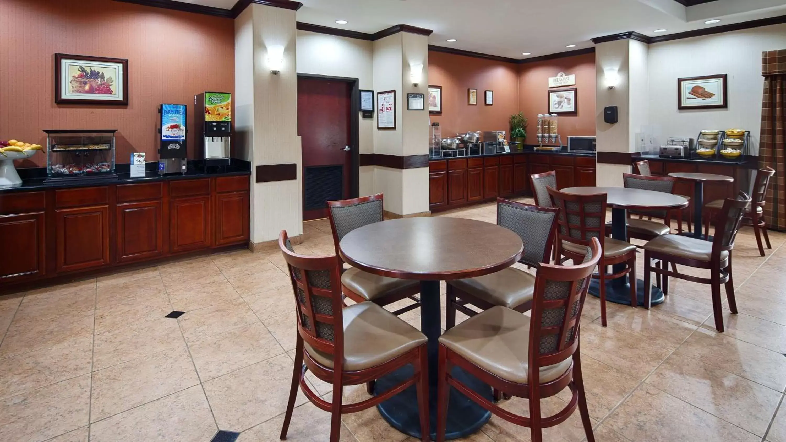 Restaurant/places to eat in Best Western Plus Katy Inn and Suites