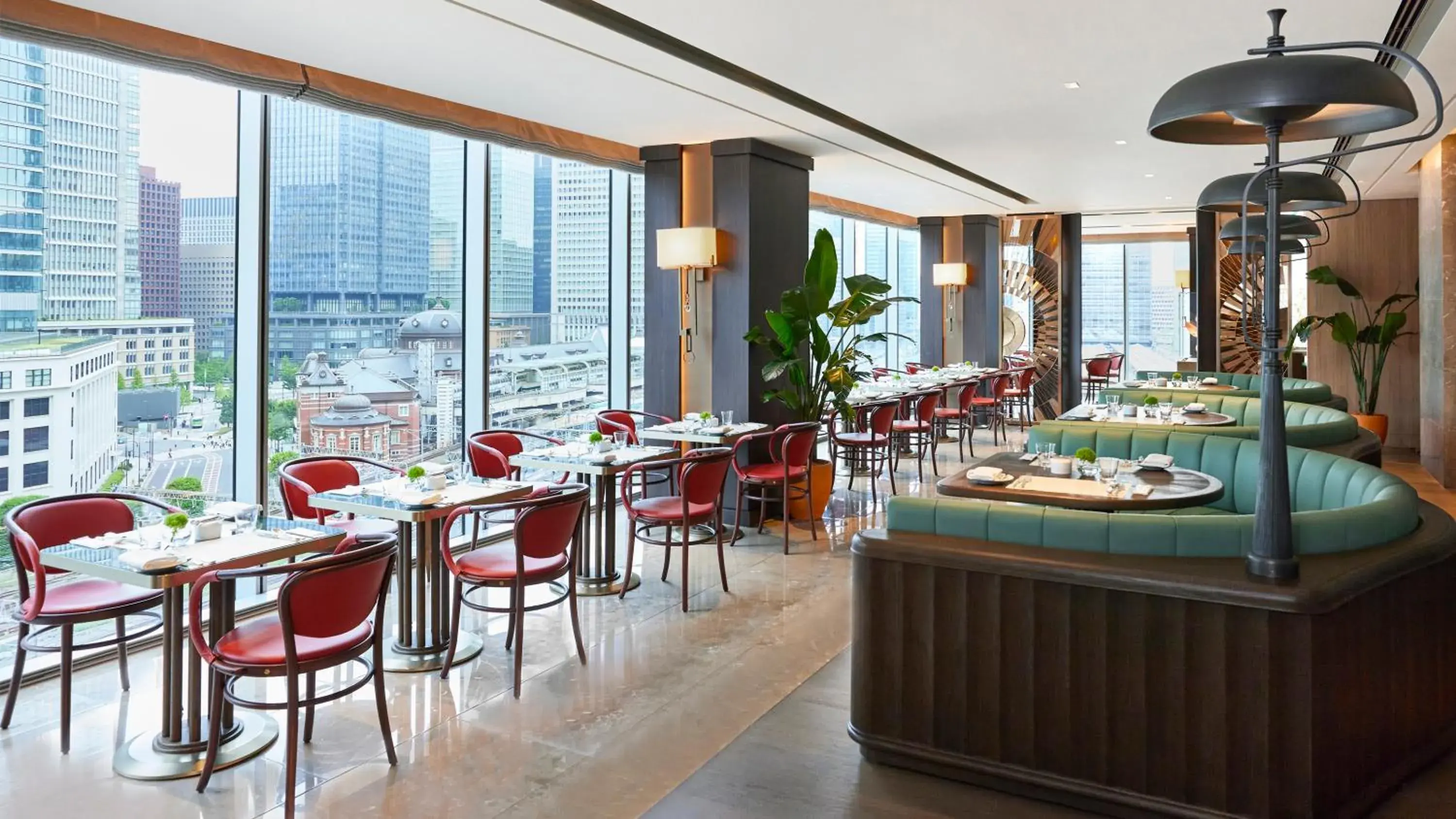 Restaurant/places to eat in Four Seasons Hotel Tokyo at Marunouchi Restaurant/places to eat in Four Seasons Hotel Tokyo at Marunouchi