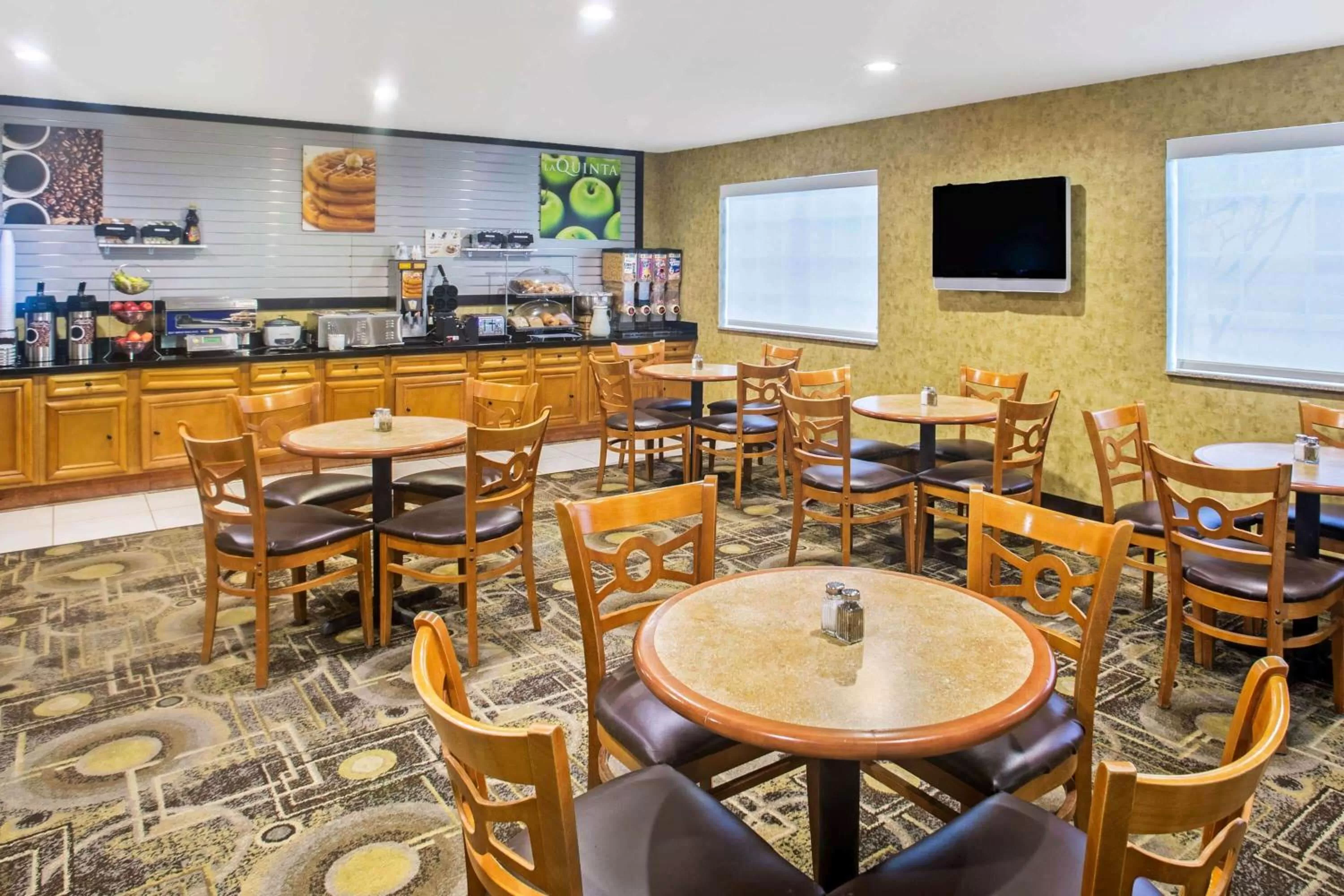 Restaurant/places to eat in La Quinta by Wyndham Fort Smith