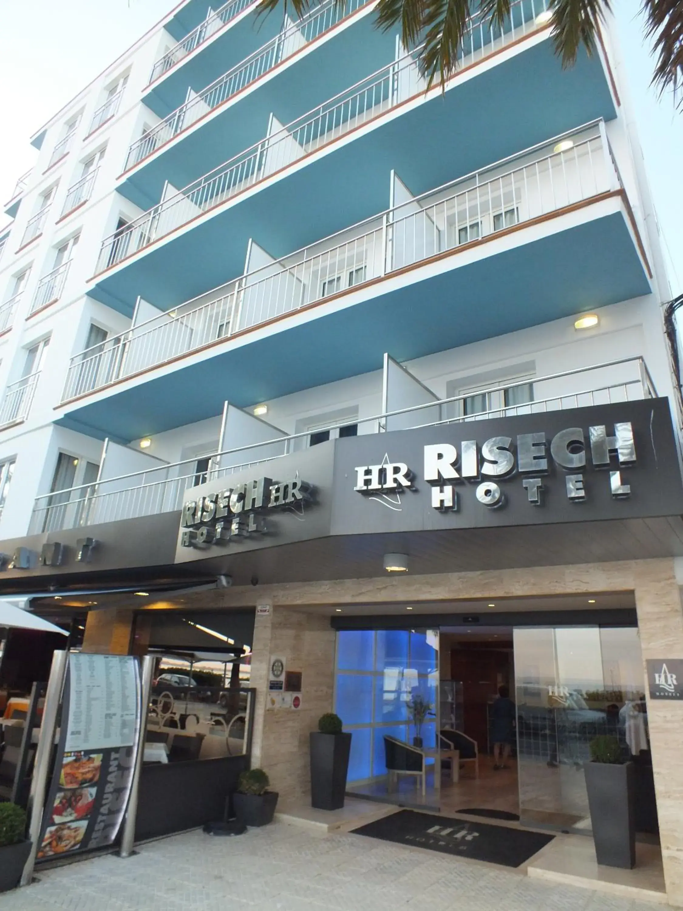 Facade/entrance in Hotel Risech