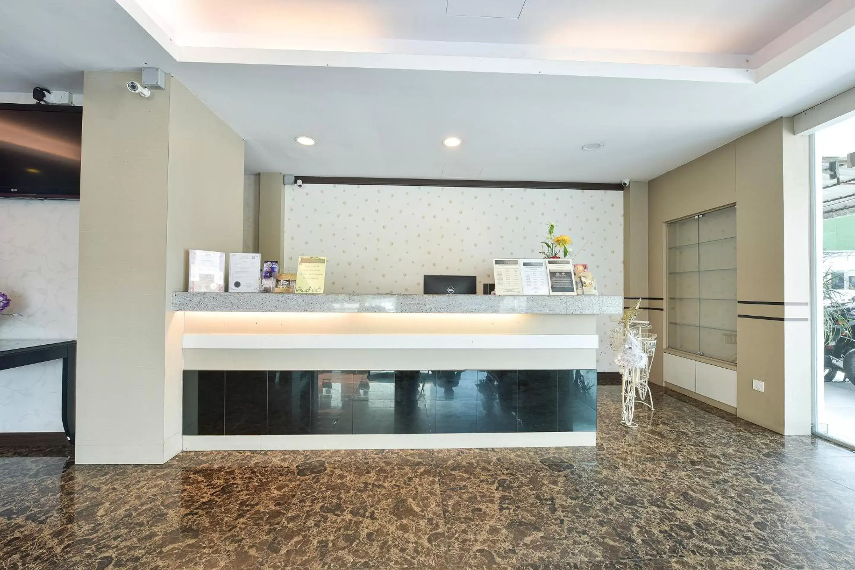 Lobby or reception, Lobby/Reception in Capital O 516 Grand CT Hotel