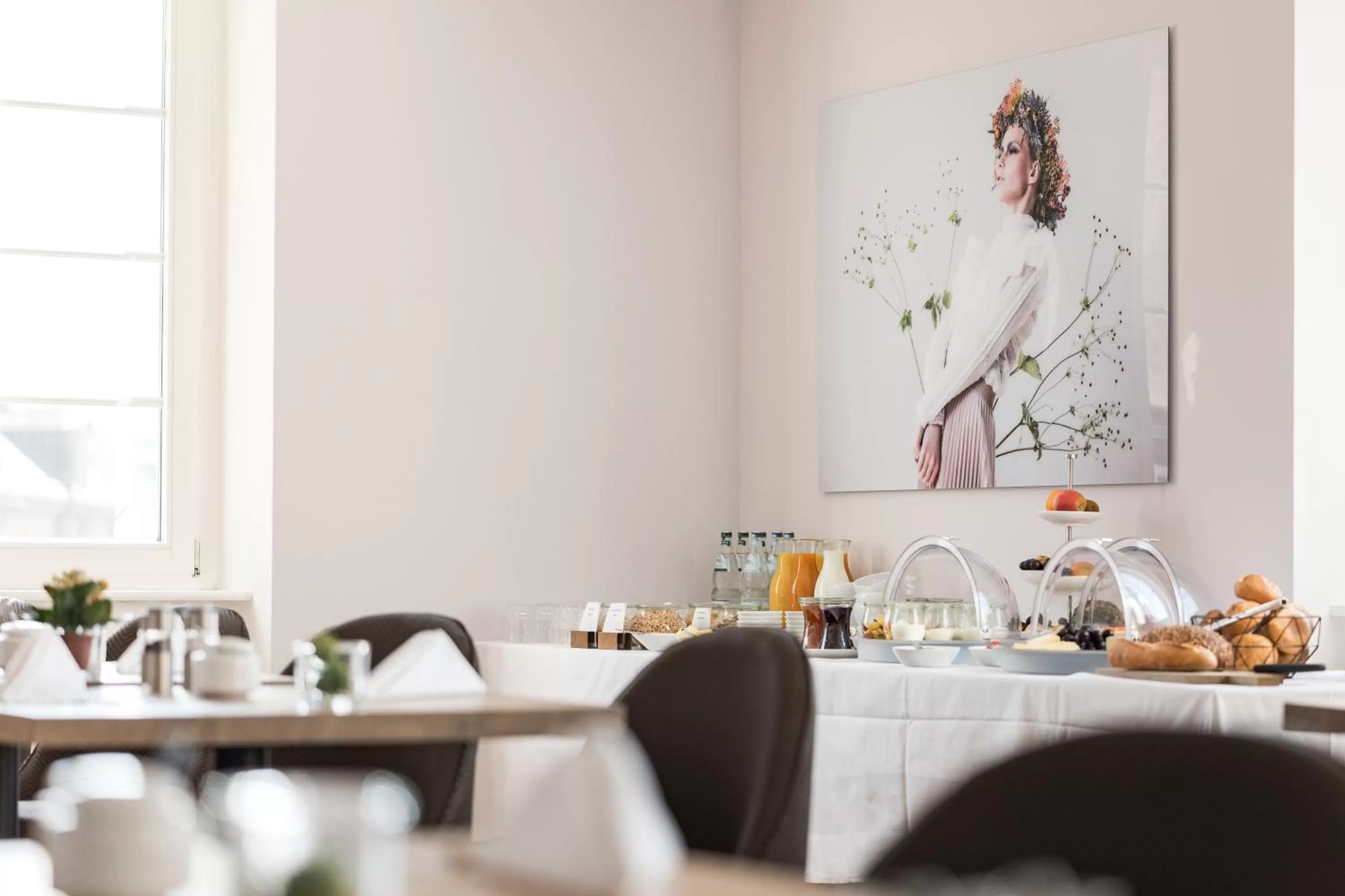 Breakfast in Kunsthotel "Drei König" am Marktplatz Stadt Lörrach