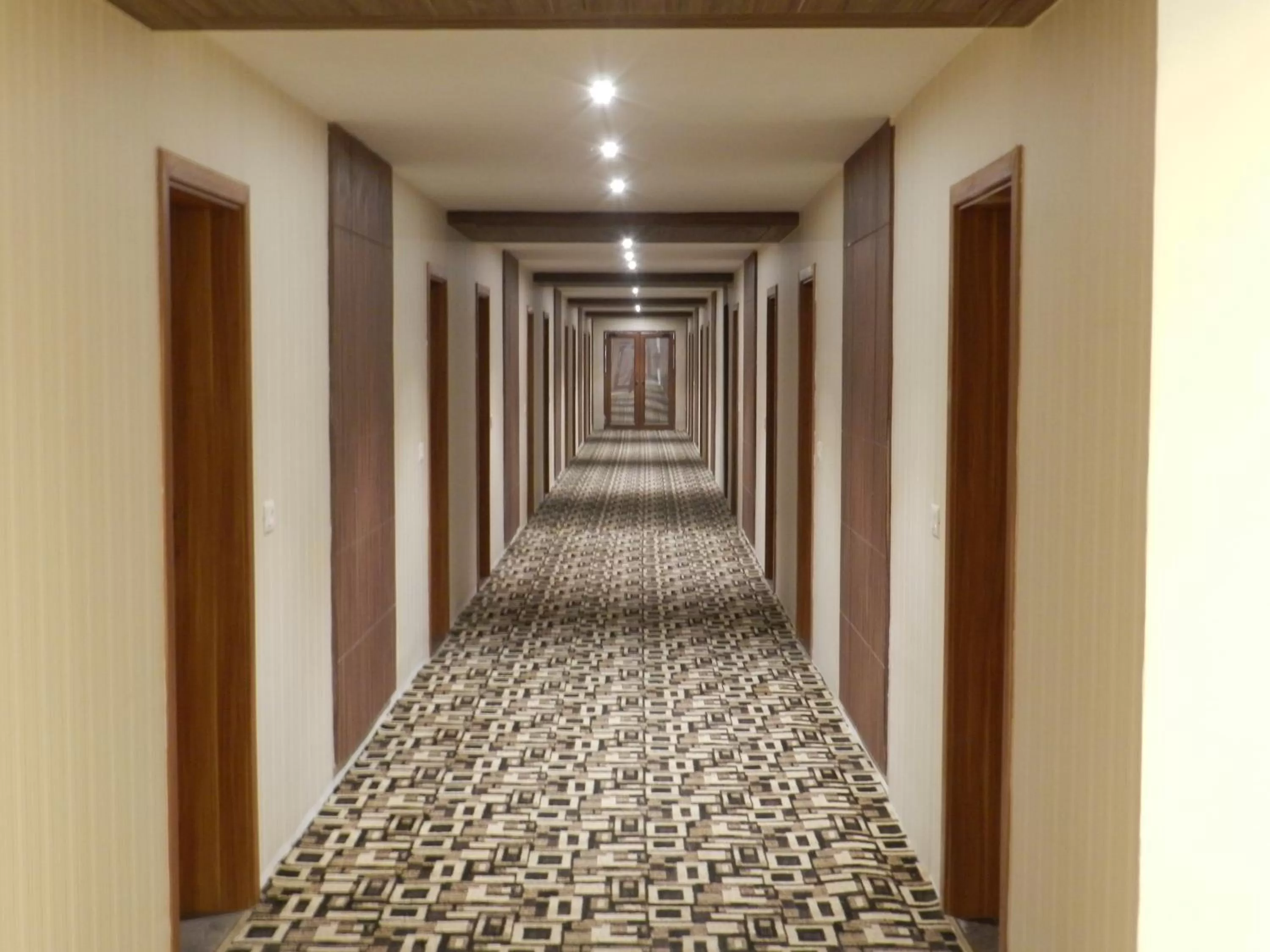 Other in Le Roi Udaipur