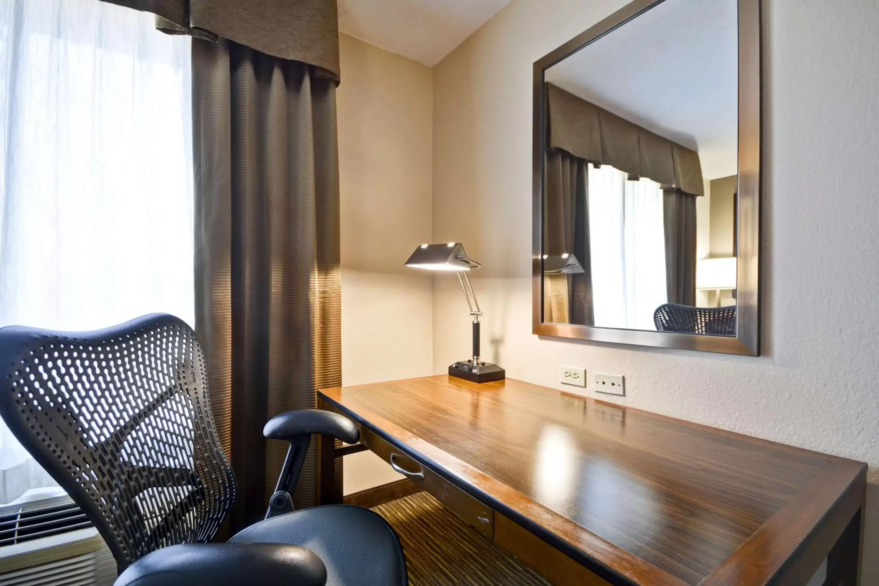 Bedroom, Seating Area in Hilton Garden Inn Sarasota-Bradenton Airport
