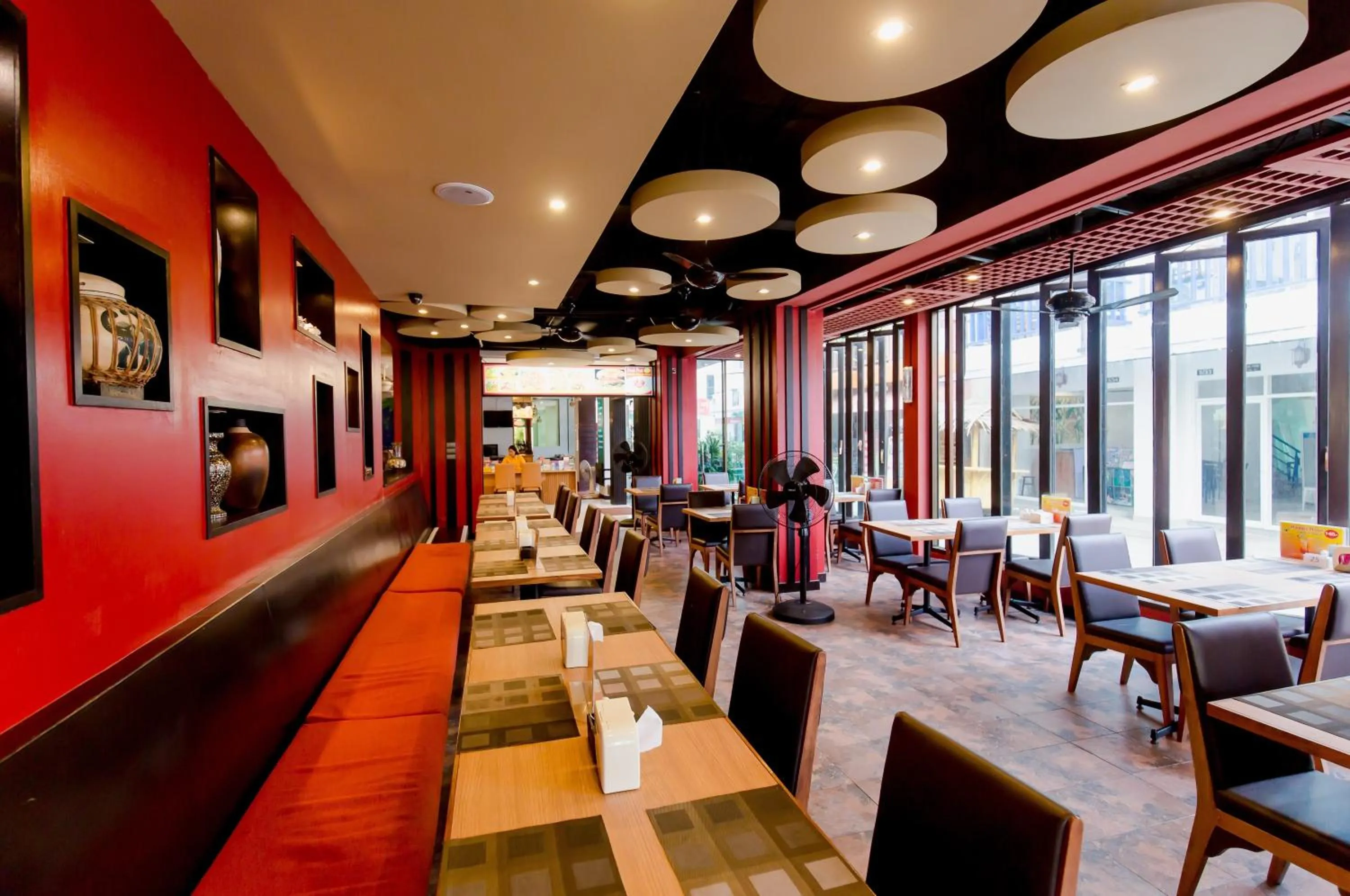 Restaurant/places to eat in Aspery Hotel - SHA Certified