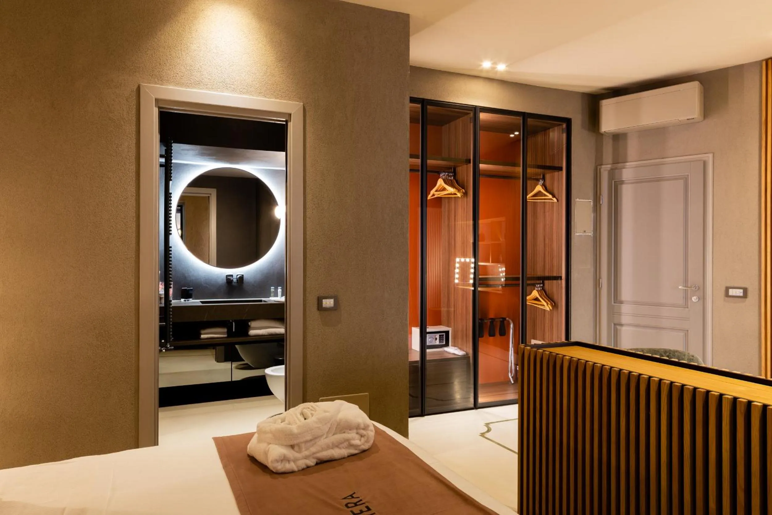 Bed in Villa Riviera Resort