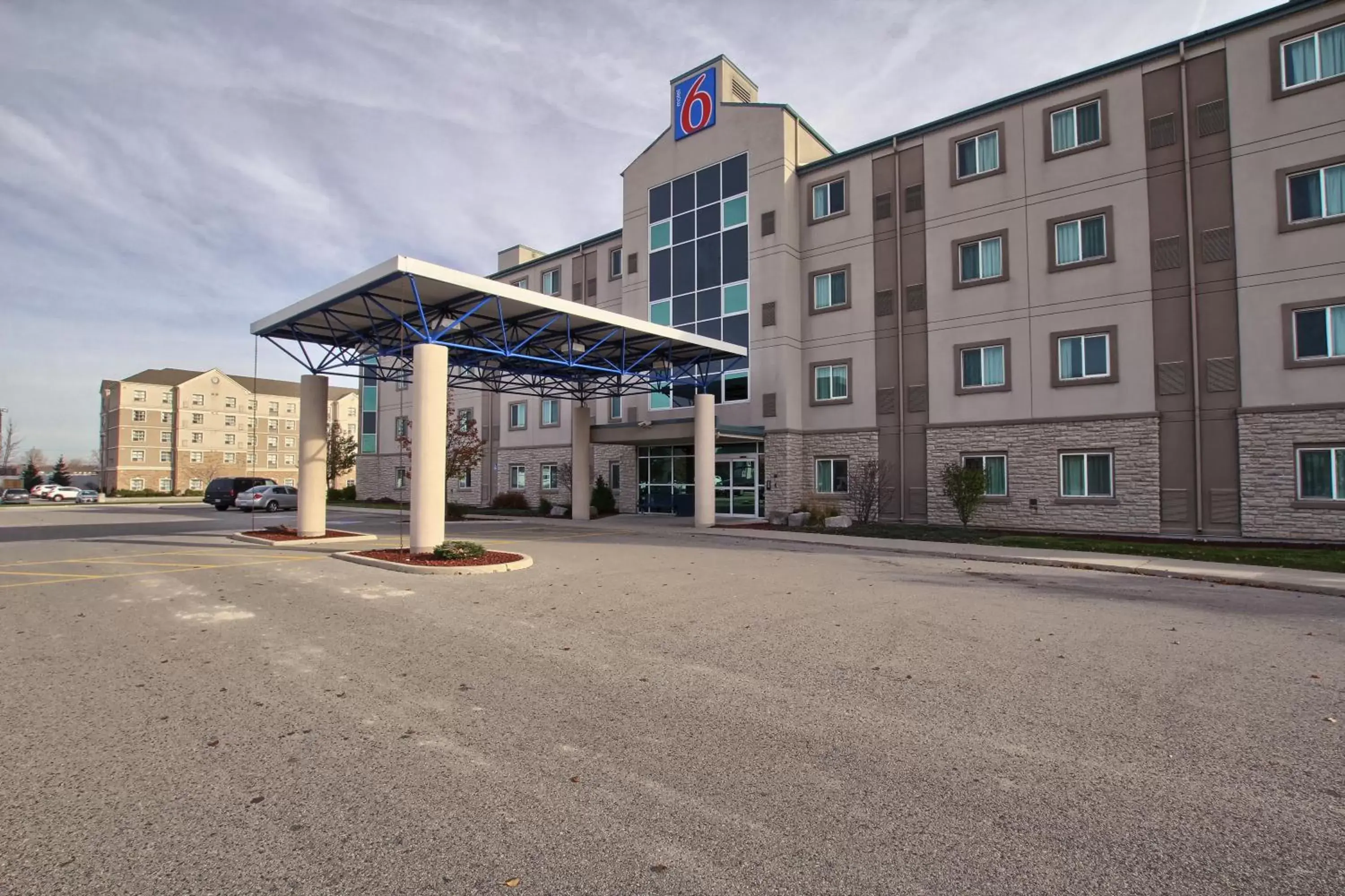 Facade/entrance, Property Building in Motel 6-London, ON - Ontario