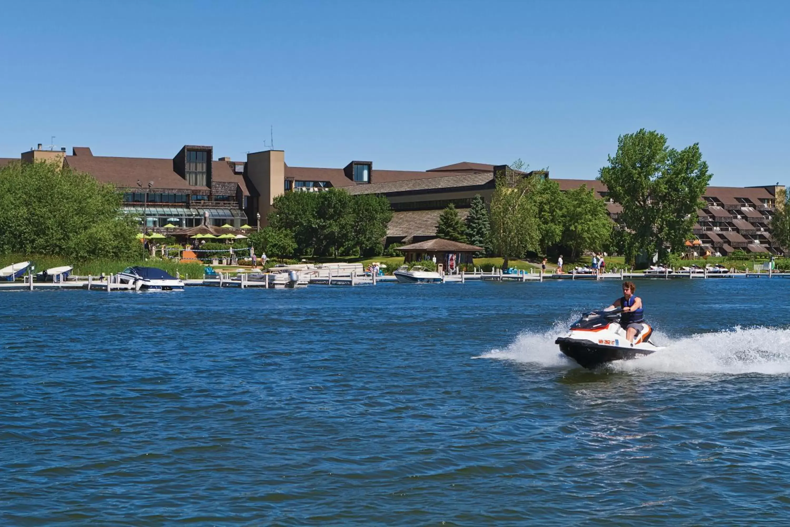 Lake view in Arrowwood Resort Hotel and Conference Center - Alexandria