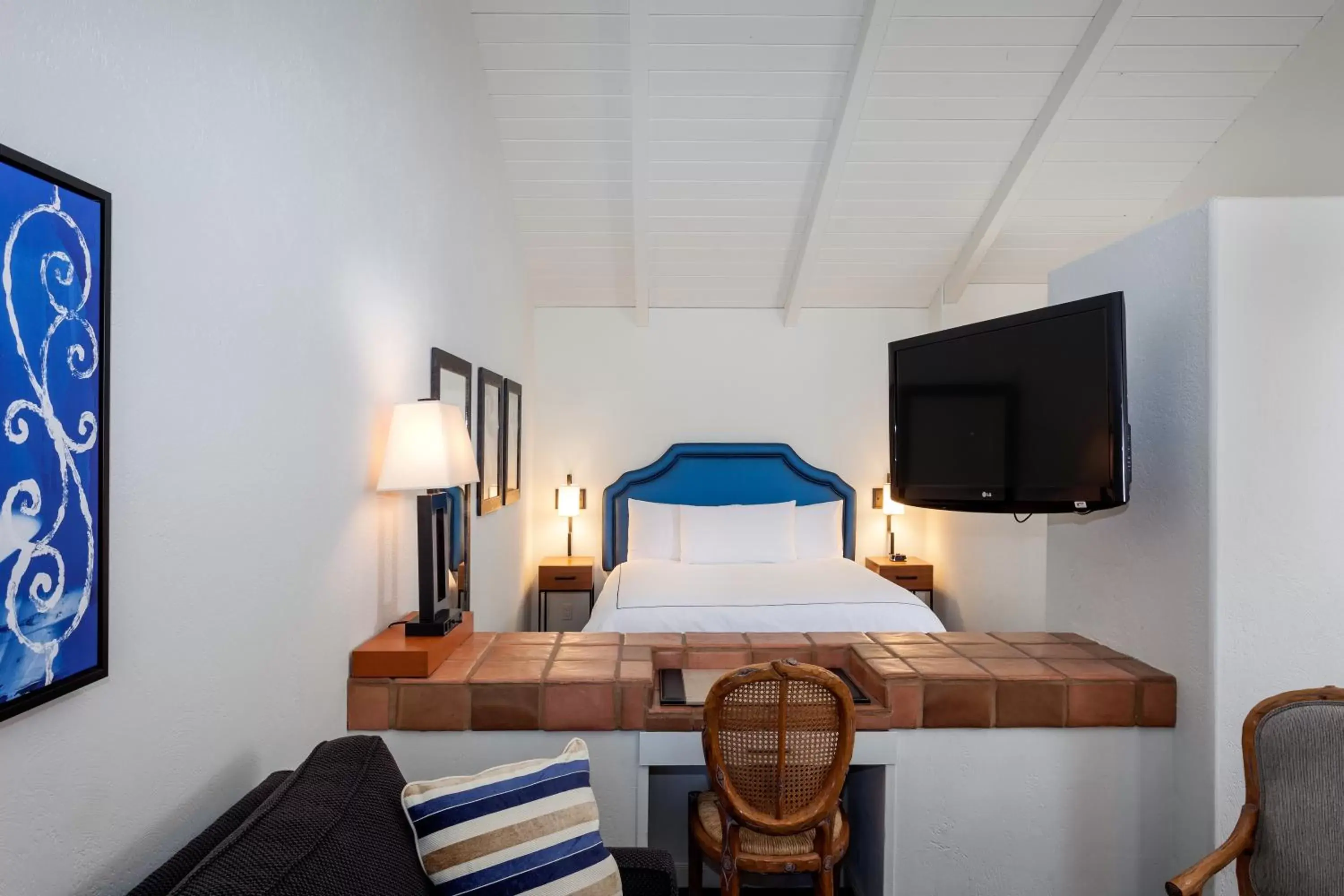 Bed in Hotel Pacific Bed in Hotel Pacific