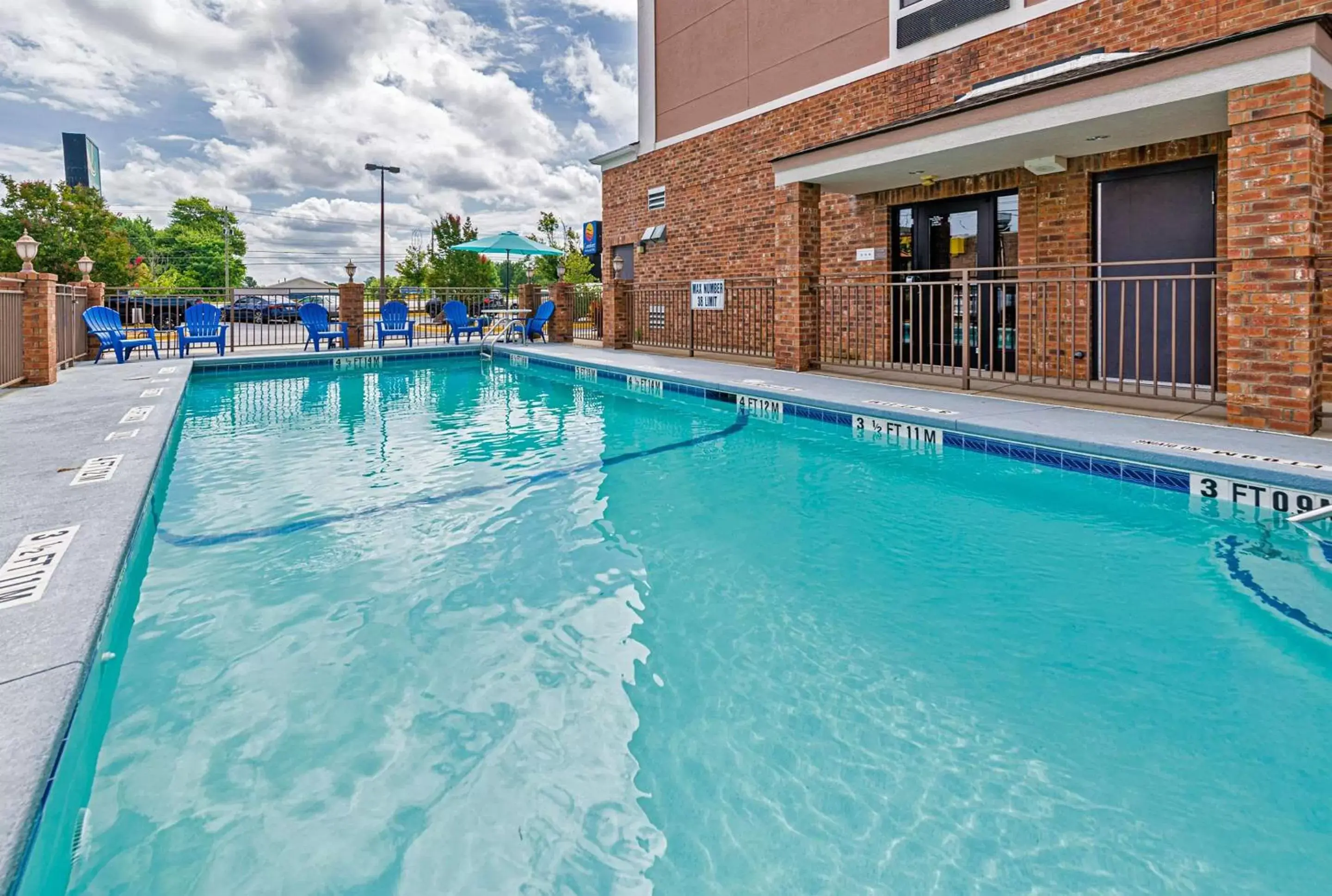 Activities, Swimming Pool in Comfort Inn & Suites - Fort Gordon