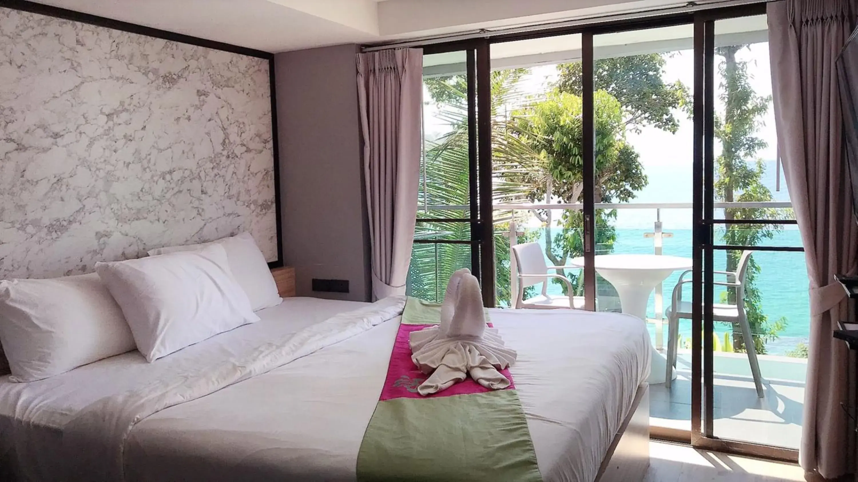 Bed in Cliff Lanta Suite-Koh Lanta Krabi